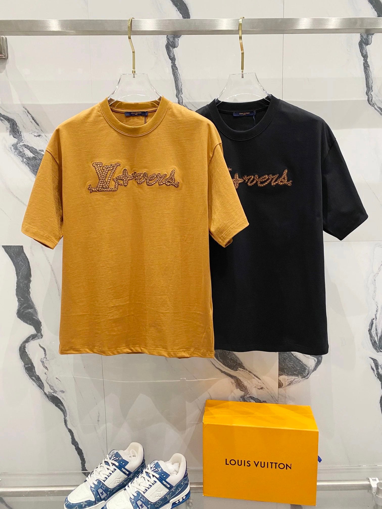Louis Vuitton LV T-shirt Iconic Hemp Rope Letter Embroidery LOGO Logo Crew Neck Short Sleeve25ss New Pure Cotton Unisex Style T T-shirt OS Loose Fit Base Shirt Casual Short Sleeve Top T-Shirt