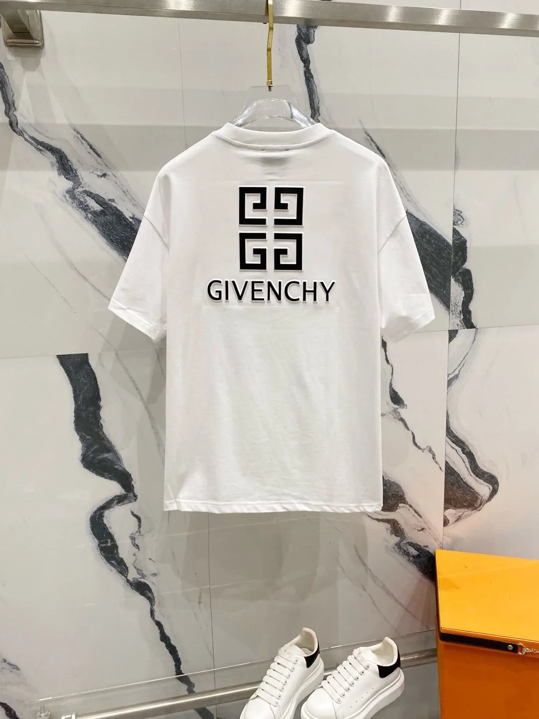 Givenchy T-shirt Front and Back 3D Embossed Letter Crew Neck Short Sleeve25ss New Pure Cotton Unisex Style T T-shirt OS Loose Fit Base Shirt Top Half Sleeve T-Shirt