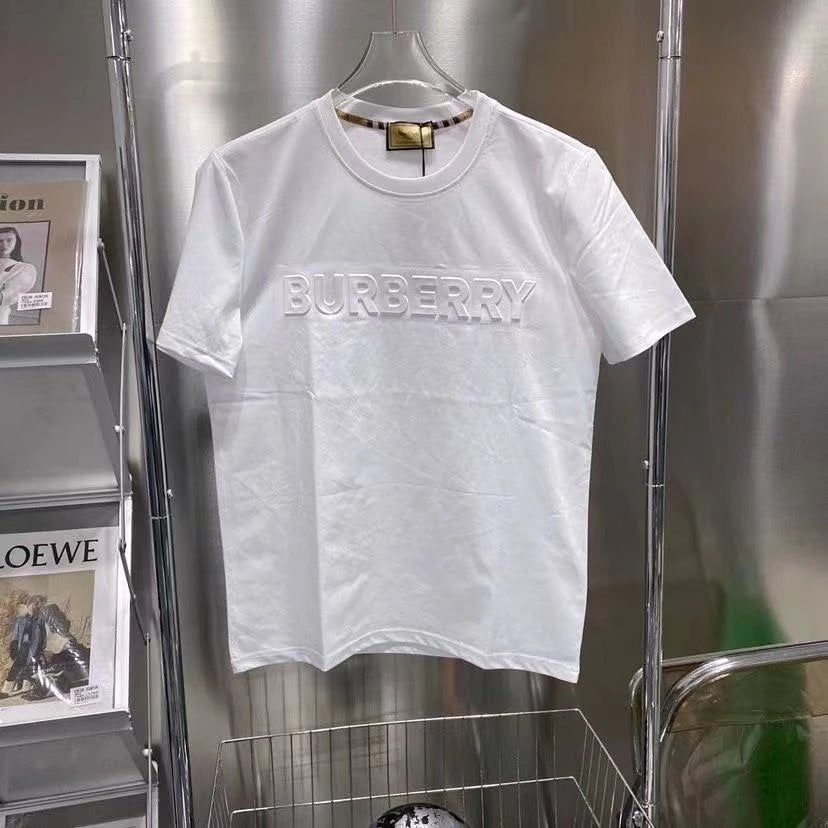 Burberry Clothing B War Horse T-shirt Sweater Collection