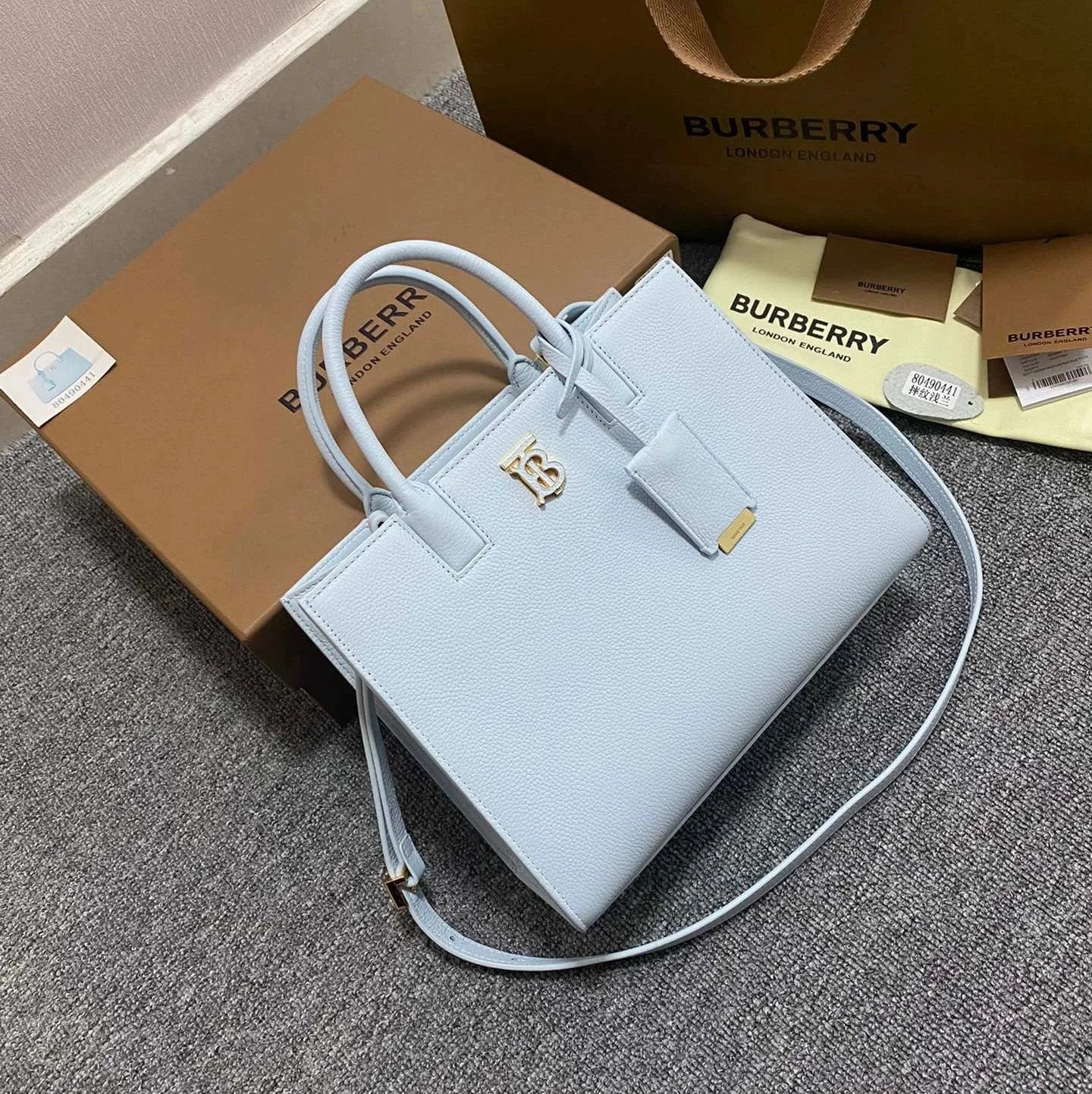 Burberry Women's Bag Top version 【Original Leather Surrogate Shopping Edition】Autumn and Winter New Women's Clothes Tote Bag Latest Version Tote Tote Bag Women's Shopping Bag Vegetable Basket Bag Portable Briefcase Thomas Exclusive Identification.