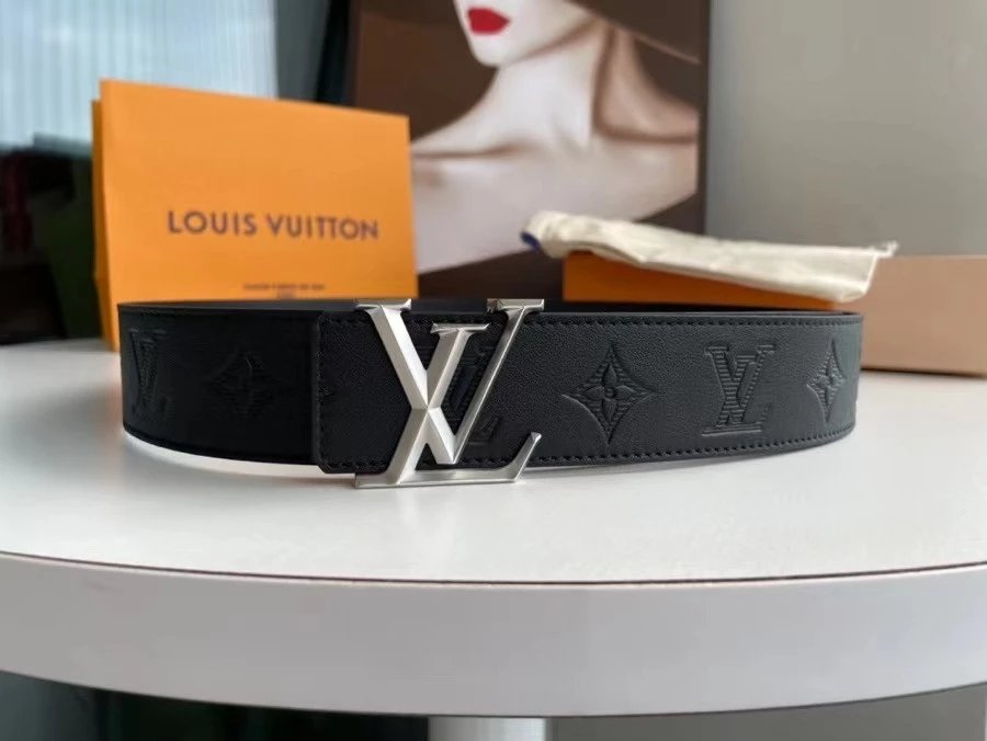 Louis Vuitton LV Belt Top version 【Counter Quality】The Most New Belt4.0cm Men's Belt Metal Buckle Men's Leather Belt with Classic Presbyopic Checkered Belt with Genuine Goods Packaging No Problem in and out of the Counter Versatile Casual Fashion Formal W