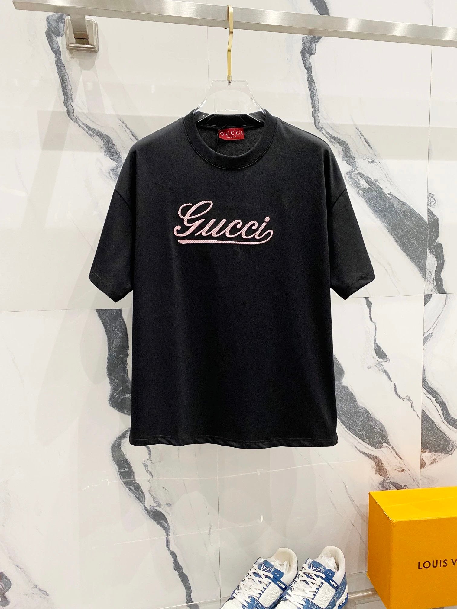 Gucci T-shirt Classic Pink Letter Embroidery?LOGO Logo Crew Neck Short Sleeve Pure Cotton T Unisex T-Shirt OS Loose Fit Base Shirt Summer Casual Simple T-Shirt