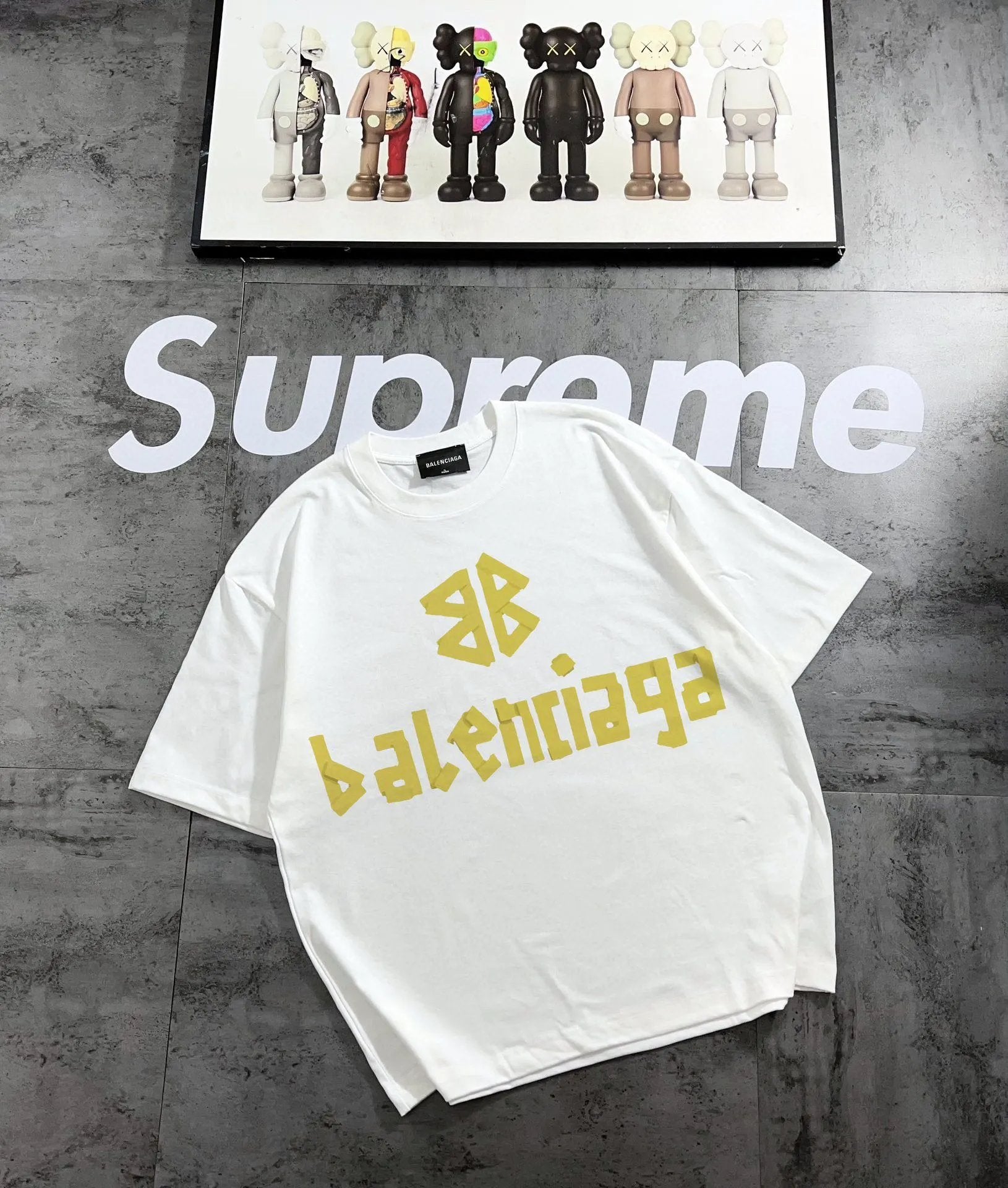 Balenciaga T-shirt Vintage Print on the Chest logo round Neck Short Sleeve25ss New Pure Cotton Unisex Style T T-shirt OS Loose Fit Base Shirt Top Half Sleeve T-Shirt