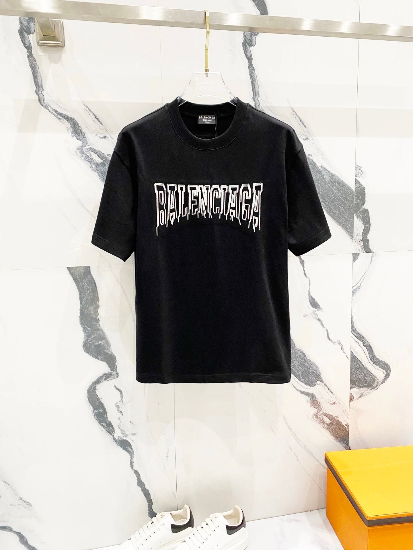 Balenciaga T-shirt Unique Letter Embroidery on Front and Back logo round Neck Short Sleeve25ss New Pure Cotton Unisex Style T T-shirt OS Loose Fit Base Shirt Half Sleeve T-Shirt Top Half Sleeve