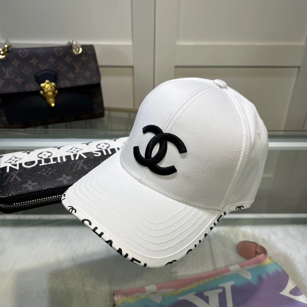 Chanel Hat High Quality New,Big Brand's Same Style Super Good Matching Peaked Cap,High Density logo The Embroidery Is Elegant and Classy. Hurry up and Buy It