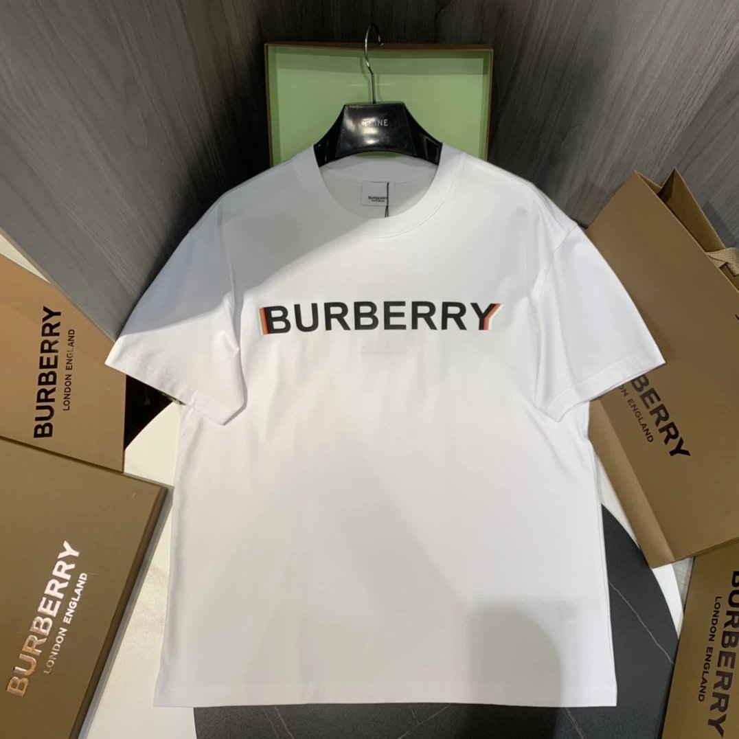 Burberry T-shirt Chest Micro Logo Overlapping Print logo round Neck Short Sleeve25ss New pure cotton T Unisex T-Shirt OS Drop Shoulder Loose Fit Base Shirt Top T-Shirt Short Sleeve