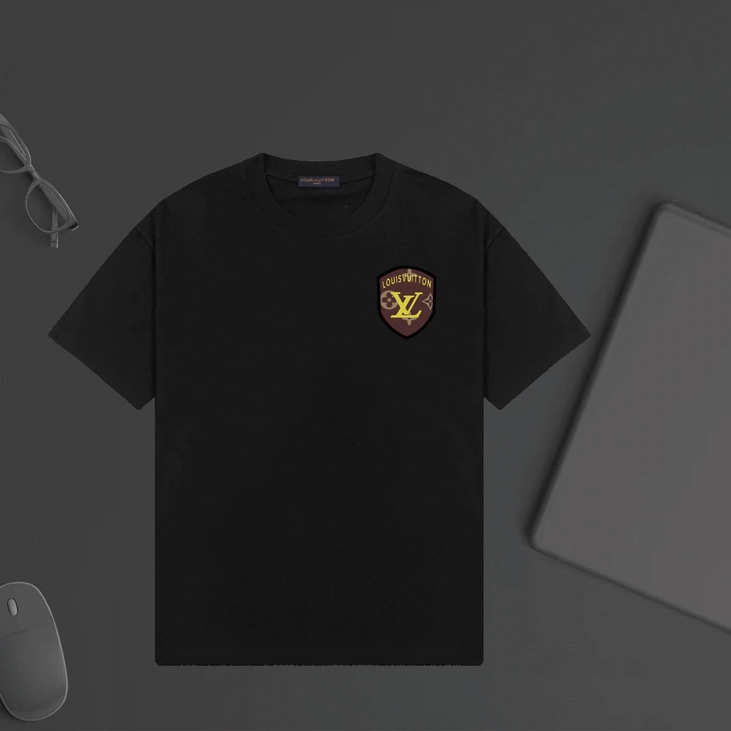 Louis Vuitton LV T-shirt Chest Letter Shield Print logo round Neck Short Sleeve25ss New Pure Cotton Unisex Style T Casual T-Shirt Base Layer Shirt OS Loose Fit Half Sleeve Top Plus Size