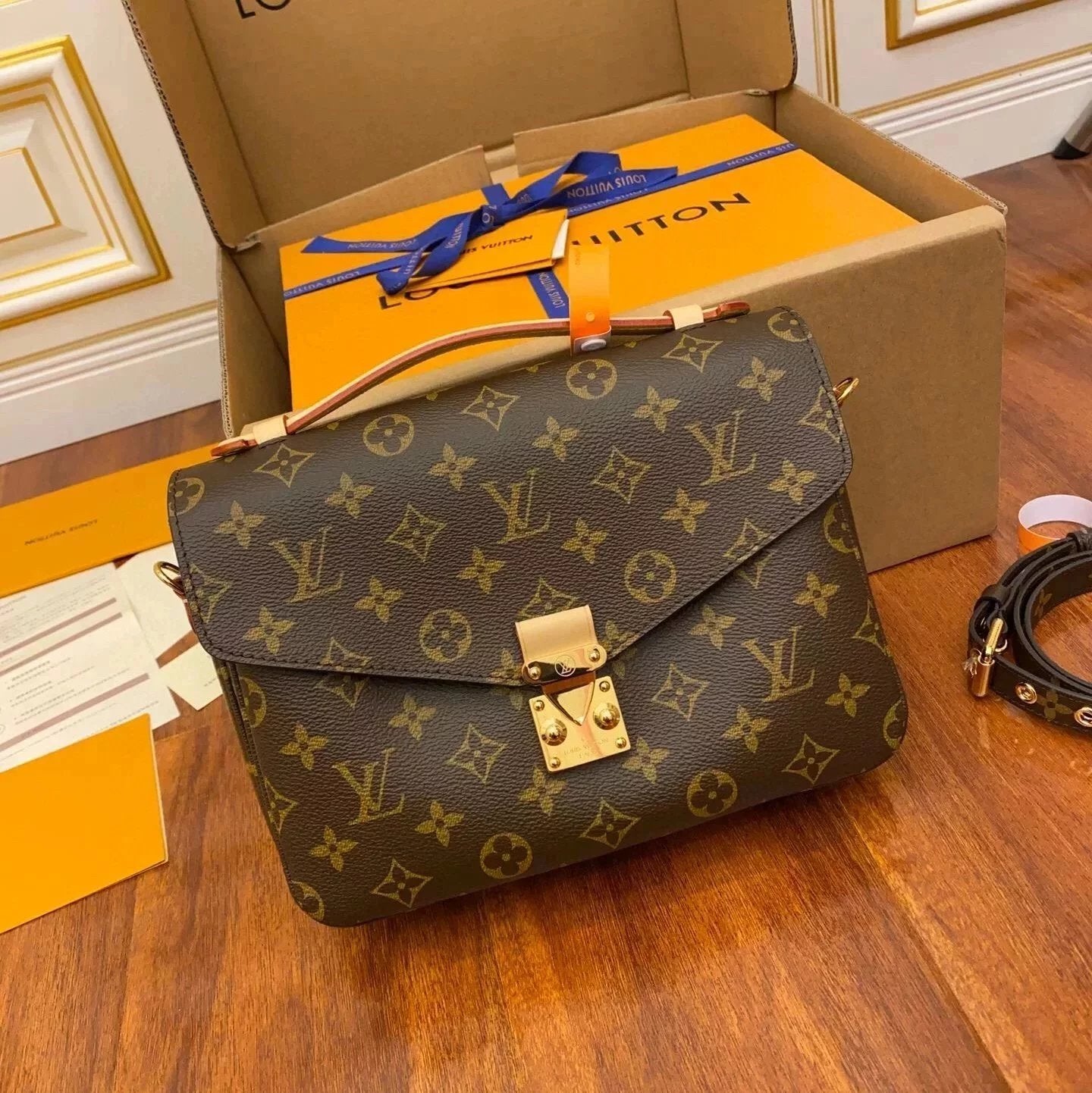 Louis Vuitton LV Women's Bag Top version Super Original Leather Presbyopic Classic Color Matching Messenger Bag Women's Shoulder Messenger Handbag