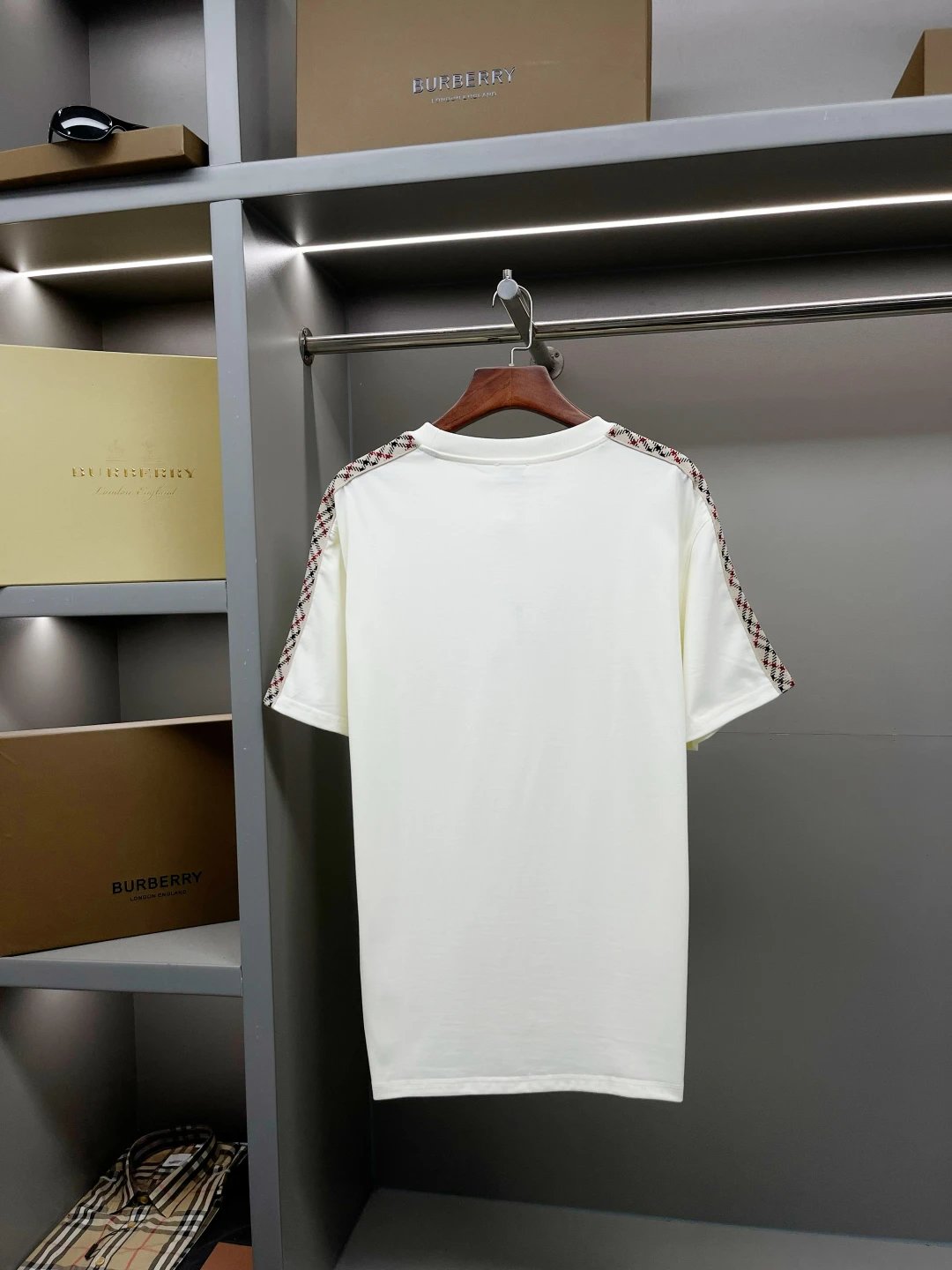 Burberry T-shirt Embroidery on the chest logo round Neck Short Sleeve25ss New Pure Cotton Unisex Style T Casual T-Shirt Base Layer Shirt OS Loose Fit Half Sleeve Top Plus Size