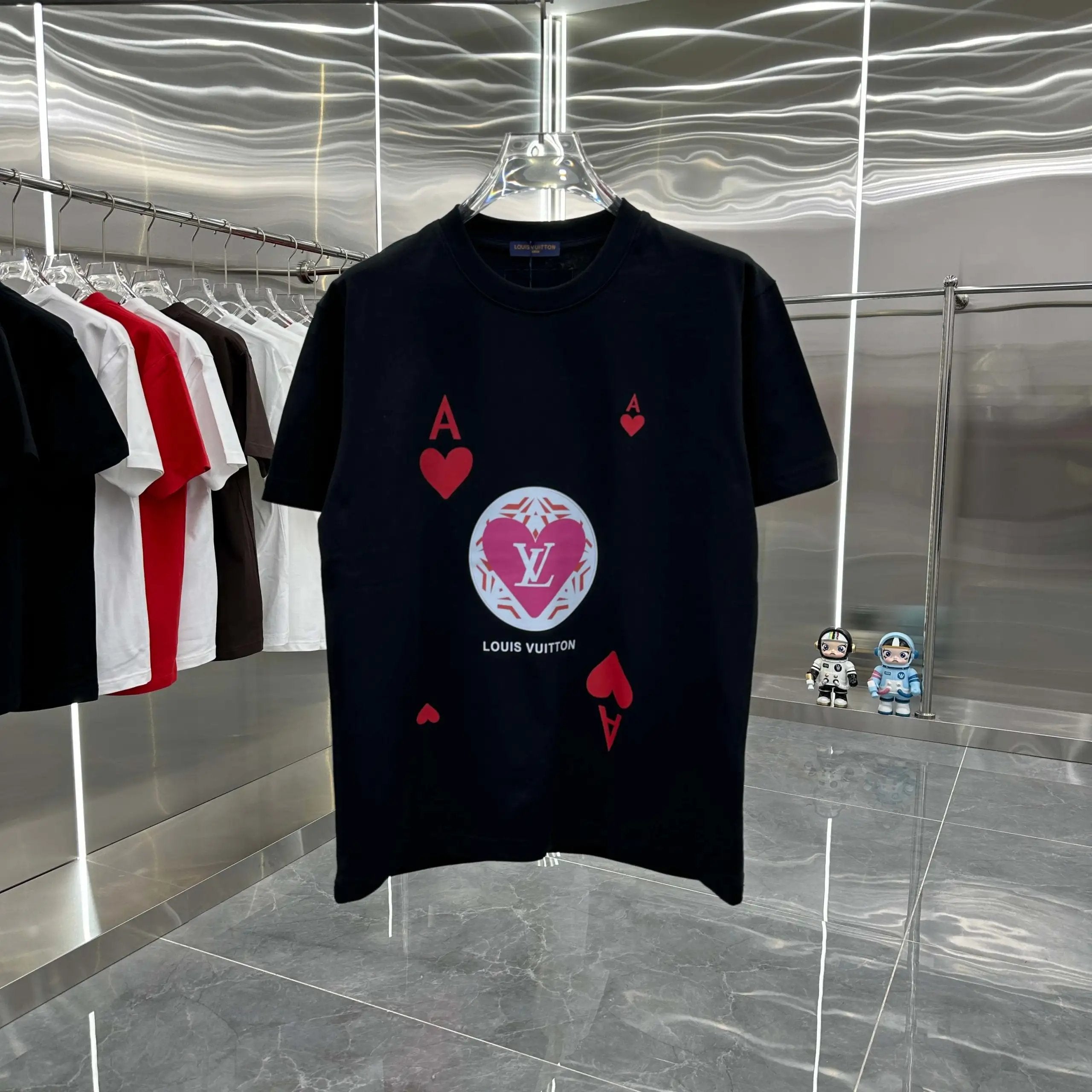 Louis Vuitton LV T-shirt Heart Print on the Chest logo round Neck Short Sleeve25ss New Pure Cotton Unisex Style T T-shirt OS Loose Fit Base Shirt Short Sleeve Top T-Shirt