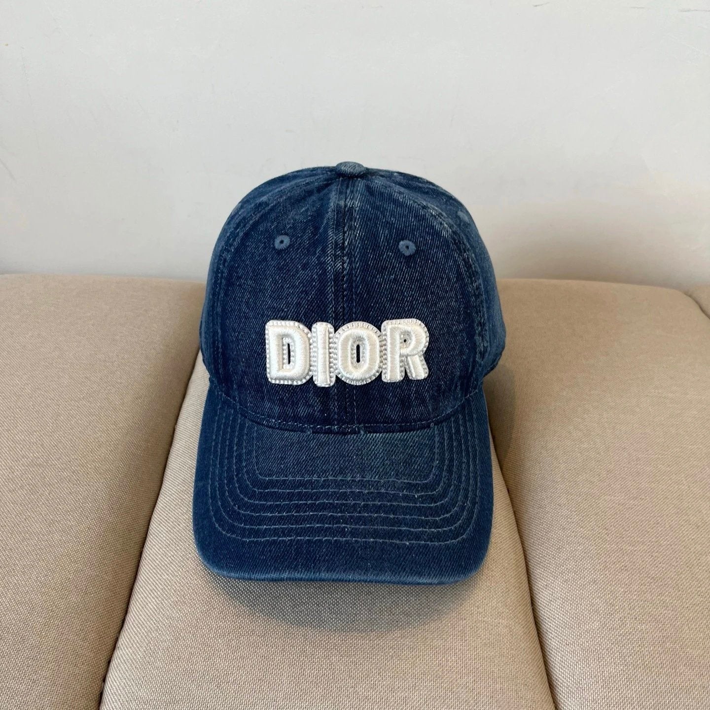 Dior Hat Letters logo Baseball Cap Sunshade Sun Protection Duckbill Cap Large Head Circumference Slimming Face Curved Brim Versatile Sports Hat for Men and Women Couples Same Style