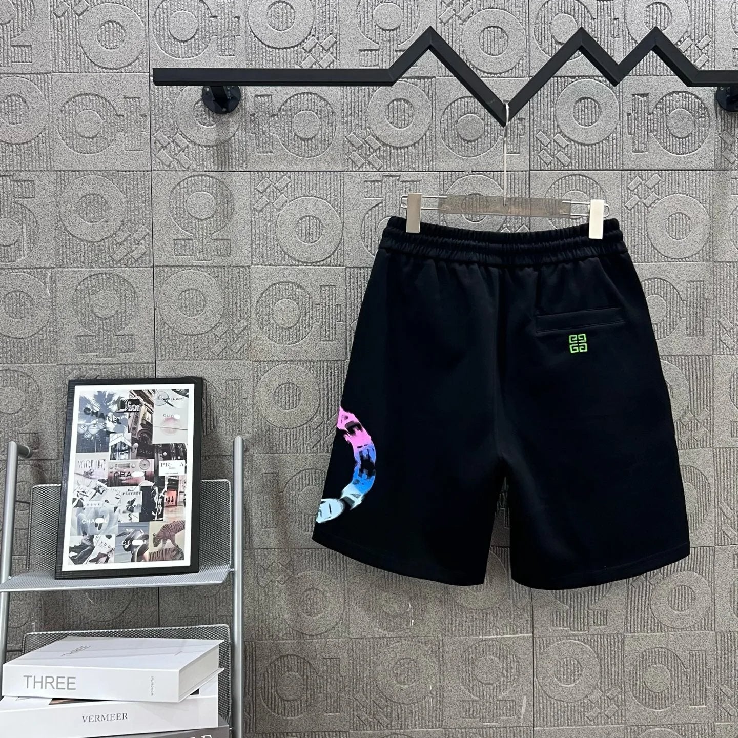 Givenchy Shorts Front and Back Colorful Graffiti Blurred Letter Print logo Five-point Shorts25ss New Drawstring Casual Summer Pants American Style5Two-in-One Casual Sweatpants for Men and Women, Pure Cotton Joggers