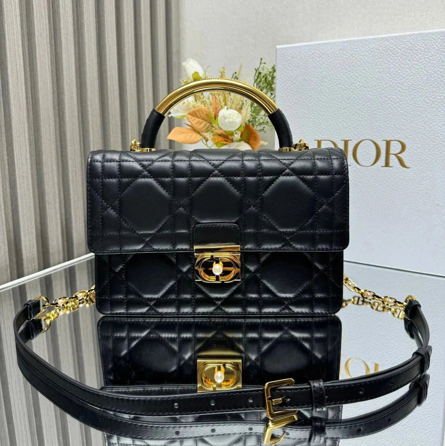 Dior Women's Bag Top version 【Original Leather Premium Quality】2024Latest Ange Chain Bag Signature Oversized Rattan Plaid,Metal Handle Bag Handbag Pearl Chain Bag Ange Handbag Chain Women's Bag