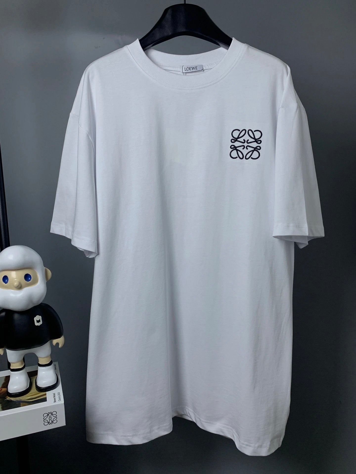 LOEWE T-shirt Chest Small Brand Pattern Embroidery logo round Neck Short Sleeve25ss New pure cotton T Unisex T-Shirt OS Drop Shoulder Loose Fit Base Shirt Top T-Shirt Short Sleeve