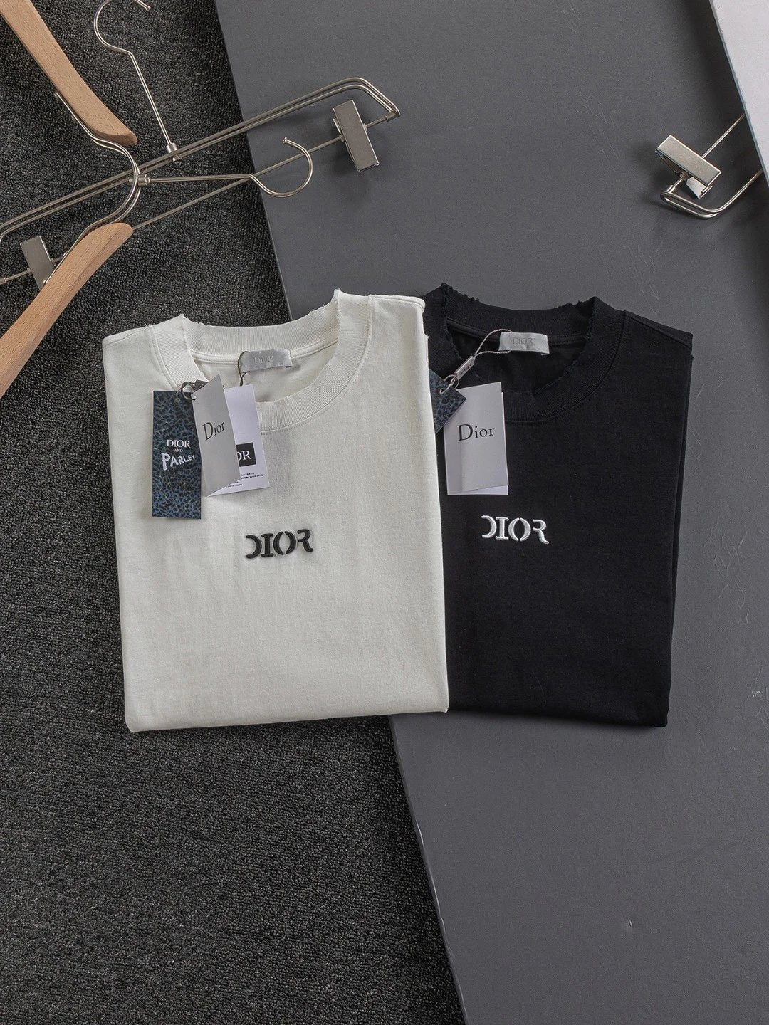 Dior T-shirt Simple Letter Embroidery on the Chest logo round Neck Short Sleeve25ss New Pure Cotton Unisex Style T Casual T-Shirt Base Layer Shirt OS Loose Fit Half Sleeve Top Plus Size