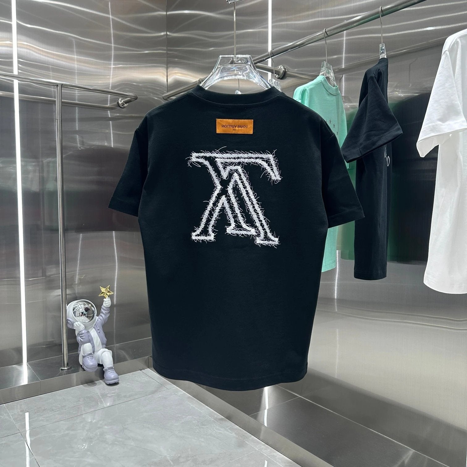Louis Vuitton LV T-shirt Back ogo Embroidered Round Neck Short Sleeve25ss New Pure Cotton Unisex Style T T-shirt OS Loose Fit Base Shirt Top Half Sleeve T-Shirt