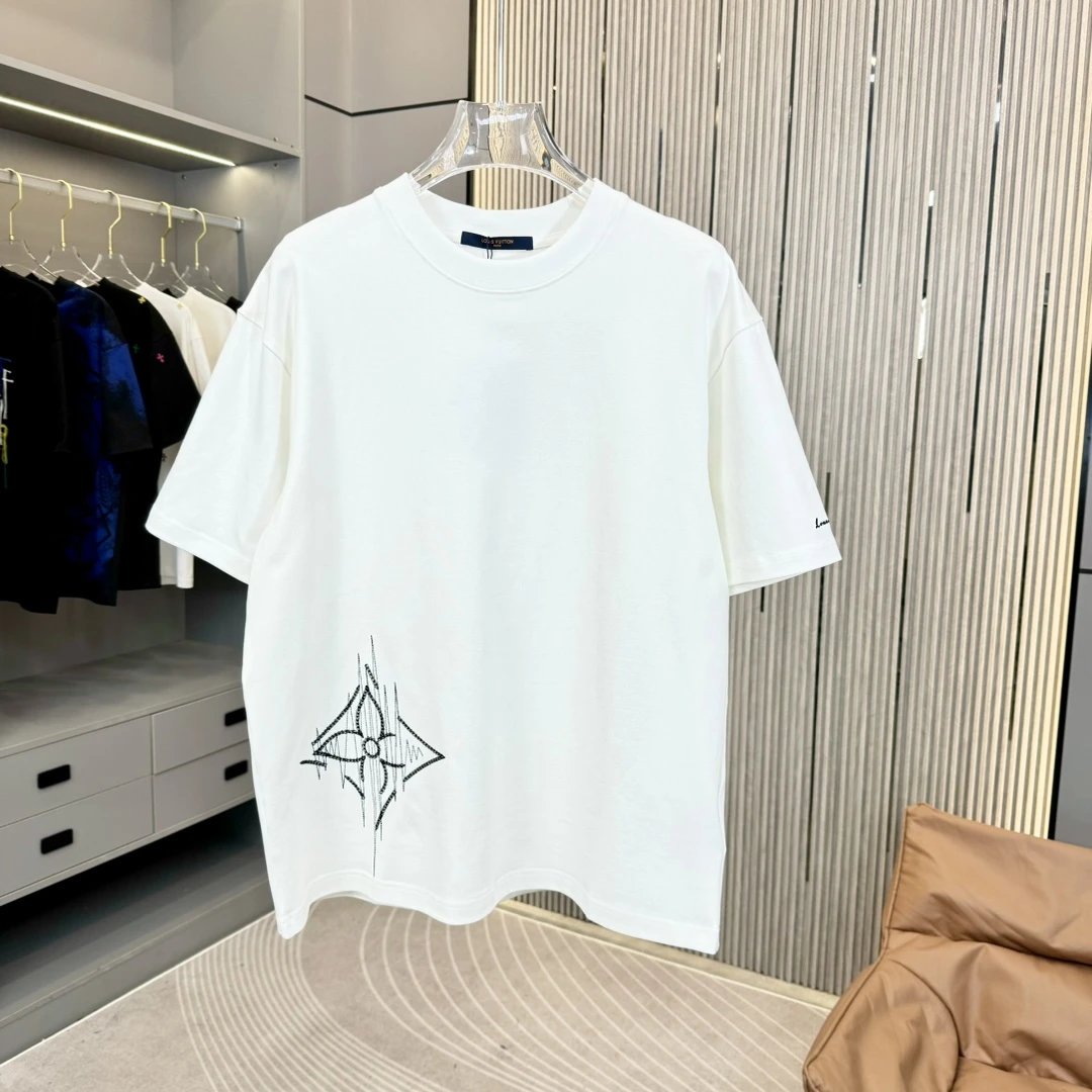 Louis Vuitton LV T-shirt Upper Body Floral Embroidery logo round Neck Short Sleeve25ss New Pure Cotton Unisex Style T Casual T-Shirt Base Layer Shirt OS Loose Fit Half Sleeve Top Plus Size