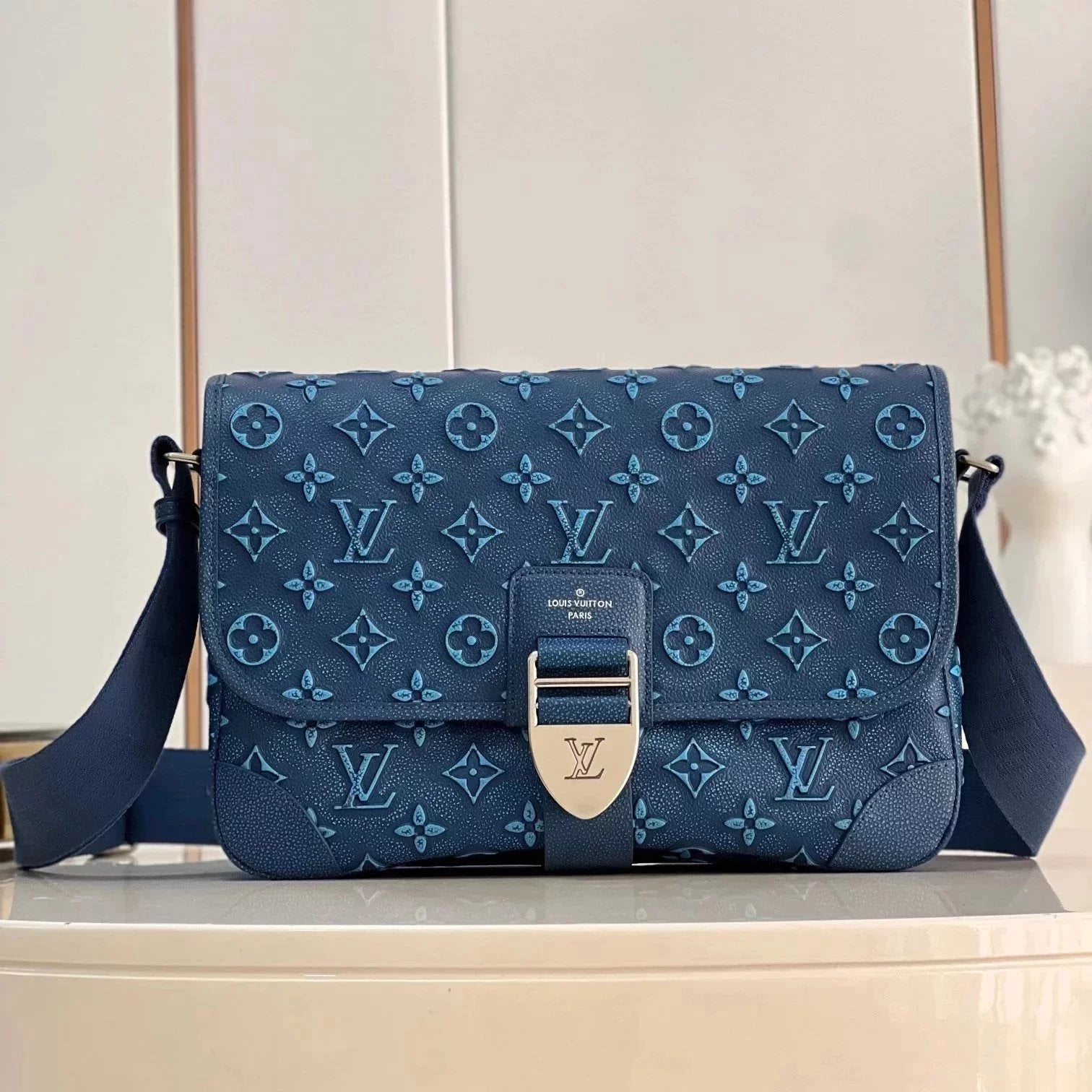 Louis Vuitton LV Men's Bag Top version 【Inspection-Free Version】Original Leather2022New M21358Archy Medium Men's Messenger Bag Men's Messenger Bag Shoulder Messenger Bag M21371ToteJourney Series Handbag Briefcase Shoulder Bag Messenger Bag Lawyer Informat