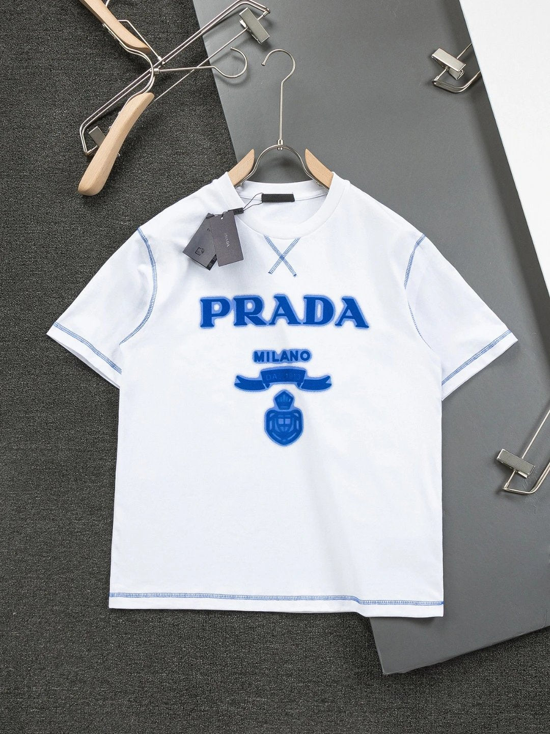 PRADA T-shirt Chest Graffiti Halo logo Printed round Neck Short Sleeve25ss New Pure Cotton Unisex Style T T-shirt OS Loose Fit Base Shirt Short Sleeve Top T-Shirt