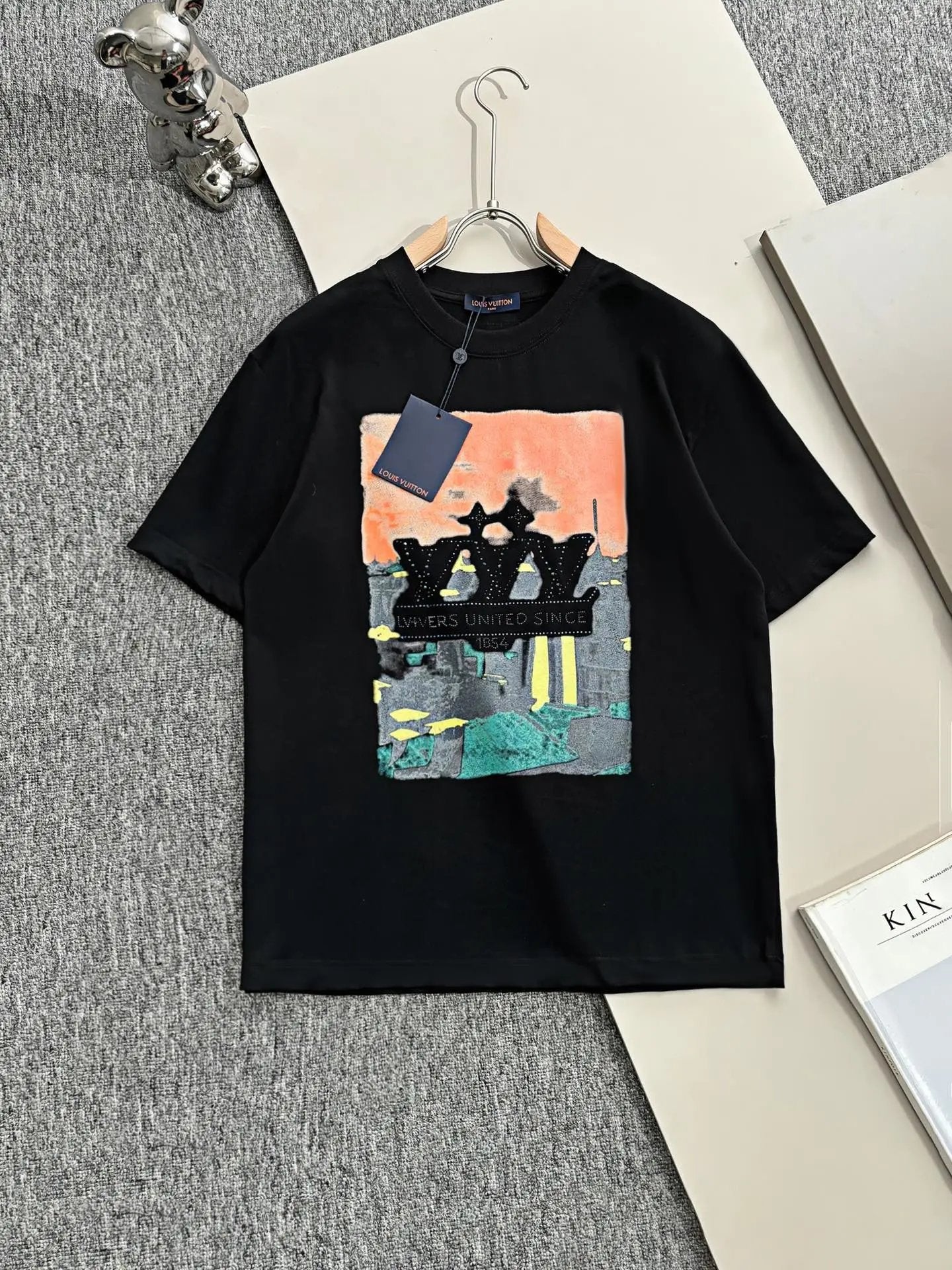 Louis Vuitton LV T-shirt Chest Letter Pattern Pearl Hot Stamping Print logo round Neck Short Sleeve25ss New pure cotton T Unisex T-Shirt OS Loose Fit Base Shirt Top Half Sleeve T-Shirt