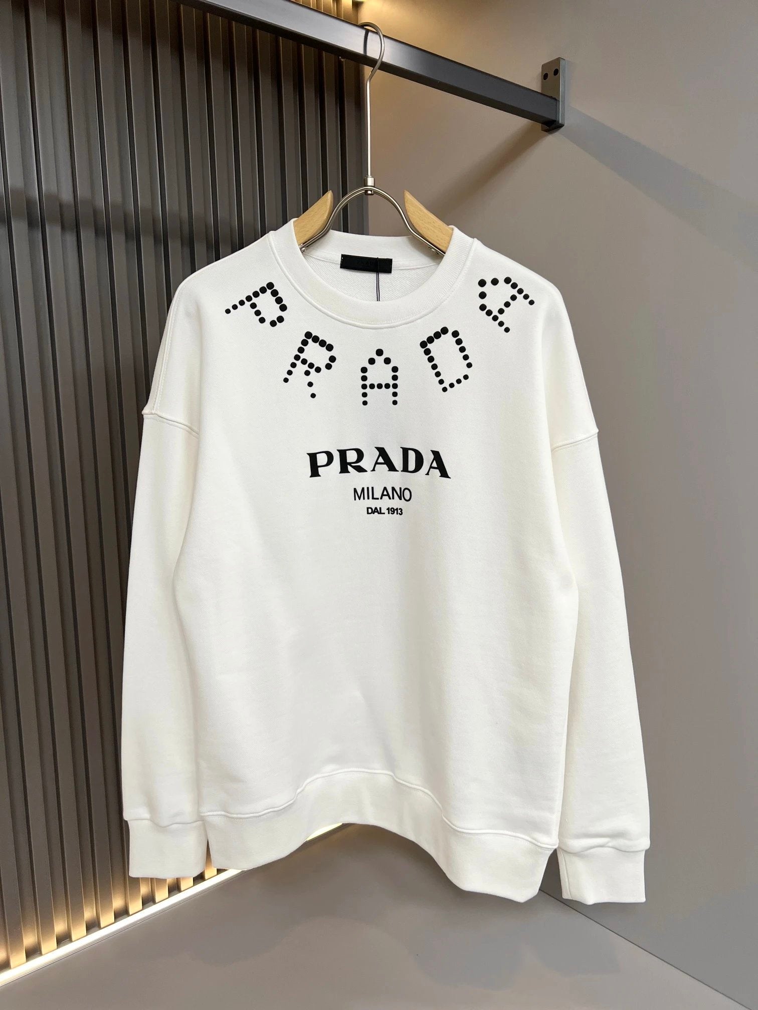 PRADA Hoodie Letters Logo Printed crew neck sweatshirt420100% Cotton Casual Loose Fit Versatile Pullover Sweatshirt os Unisex Fit Top Inner Layer24ss Autumn and Winter New Products