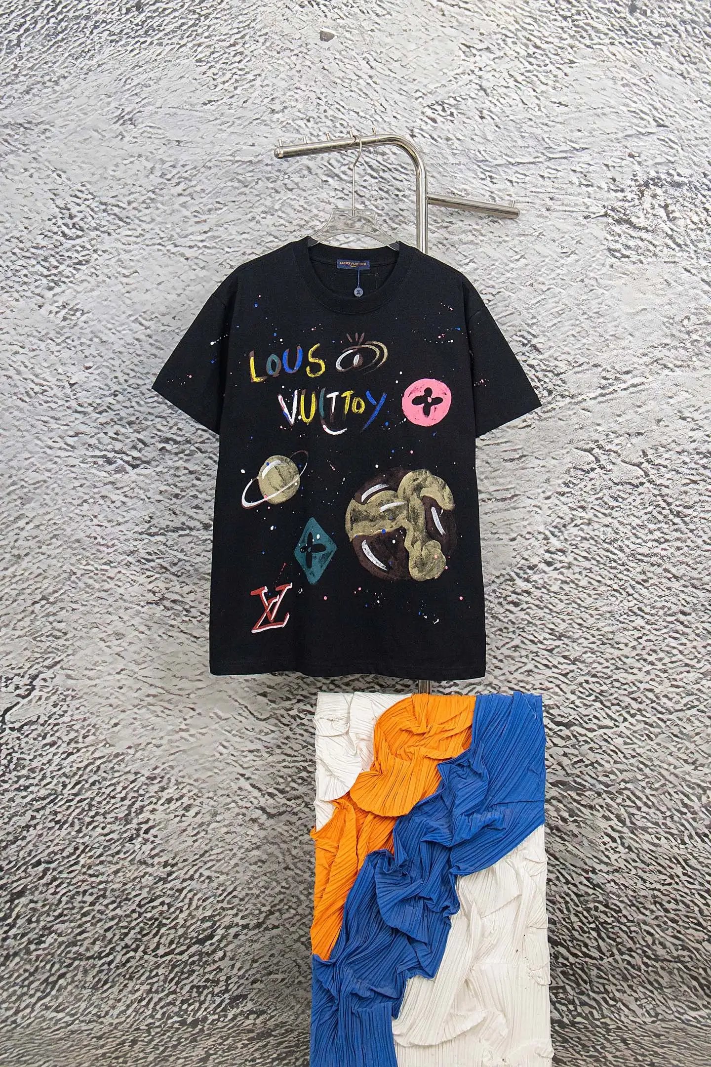 Louis Vuitton LV T-shirt Chest Paint Printed Graffiti logo round Neck Short Sleeve25ss New Pure Cotton Unisex Style T T-shirt OS Loose Fit Base Shirt Half Sleeve T-Shirt Top Half Sleeve