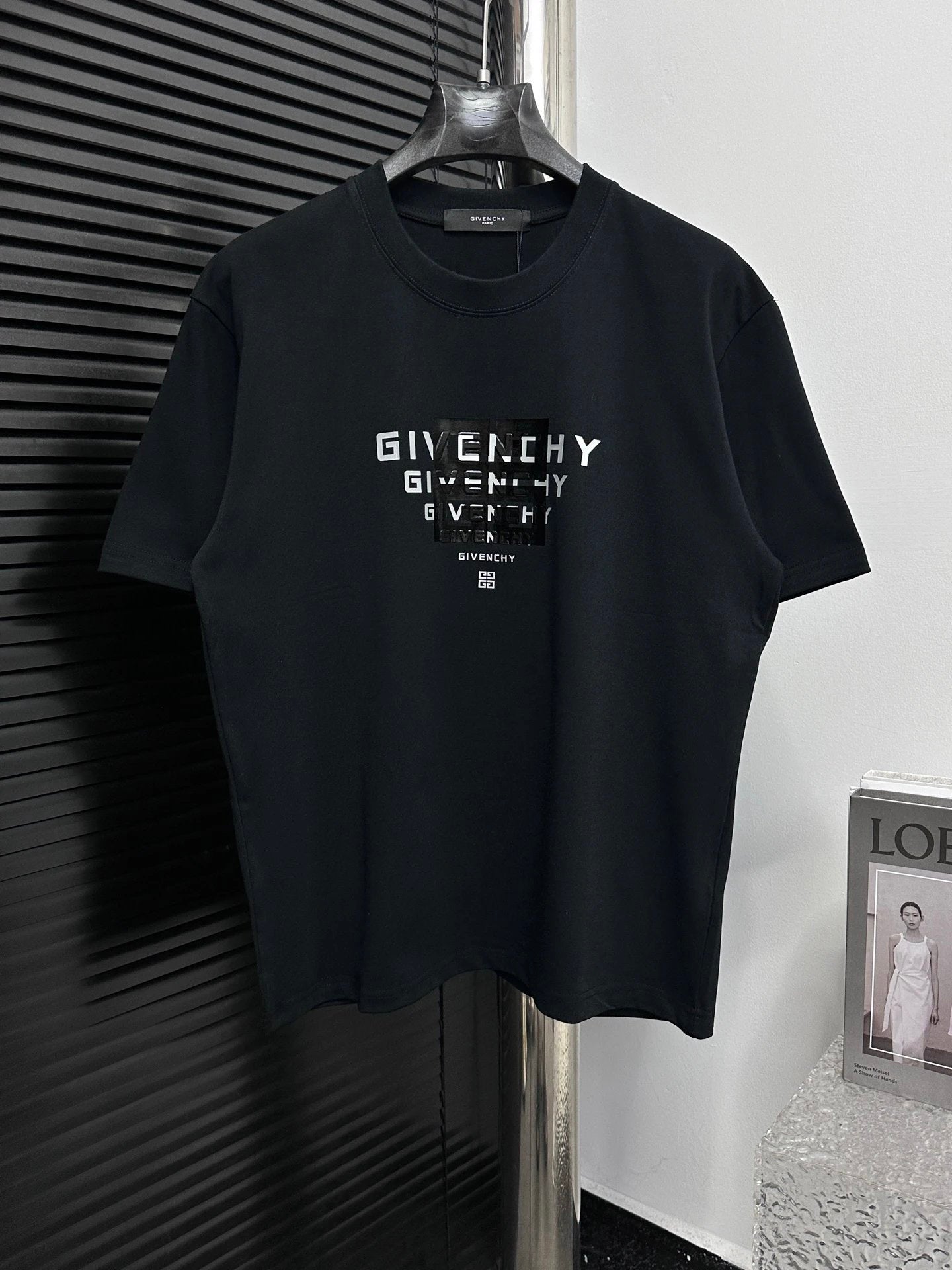 Givenchy T-shirt Chest Letter Print logo round Neck Short Sleeve25ss New Pure Cotton Unisex Style T T-shirt OS Loose Fit Base Shirt Half Sleeve T-Shirt Top Half Sleeve