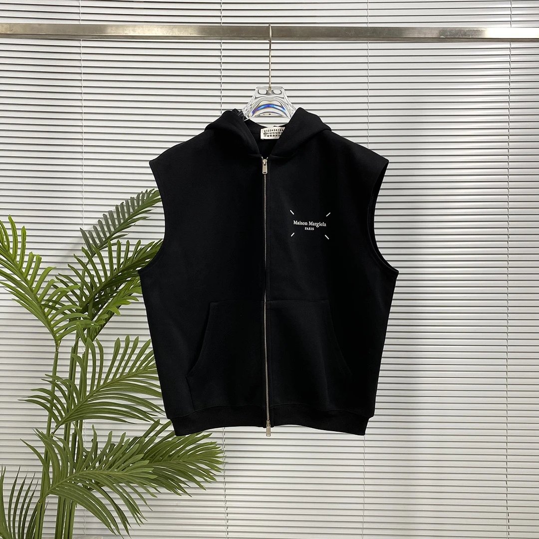 Maison Margiela Hoodie Zip-Up Hoodie Sweatshirt Jacket Unisex Sports Casual Loose Fit Versatile