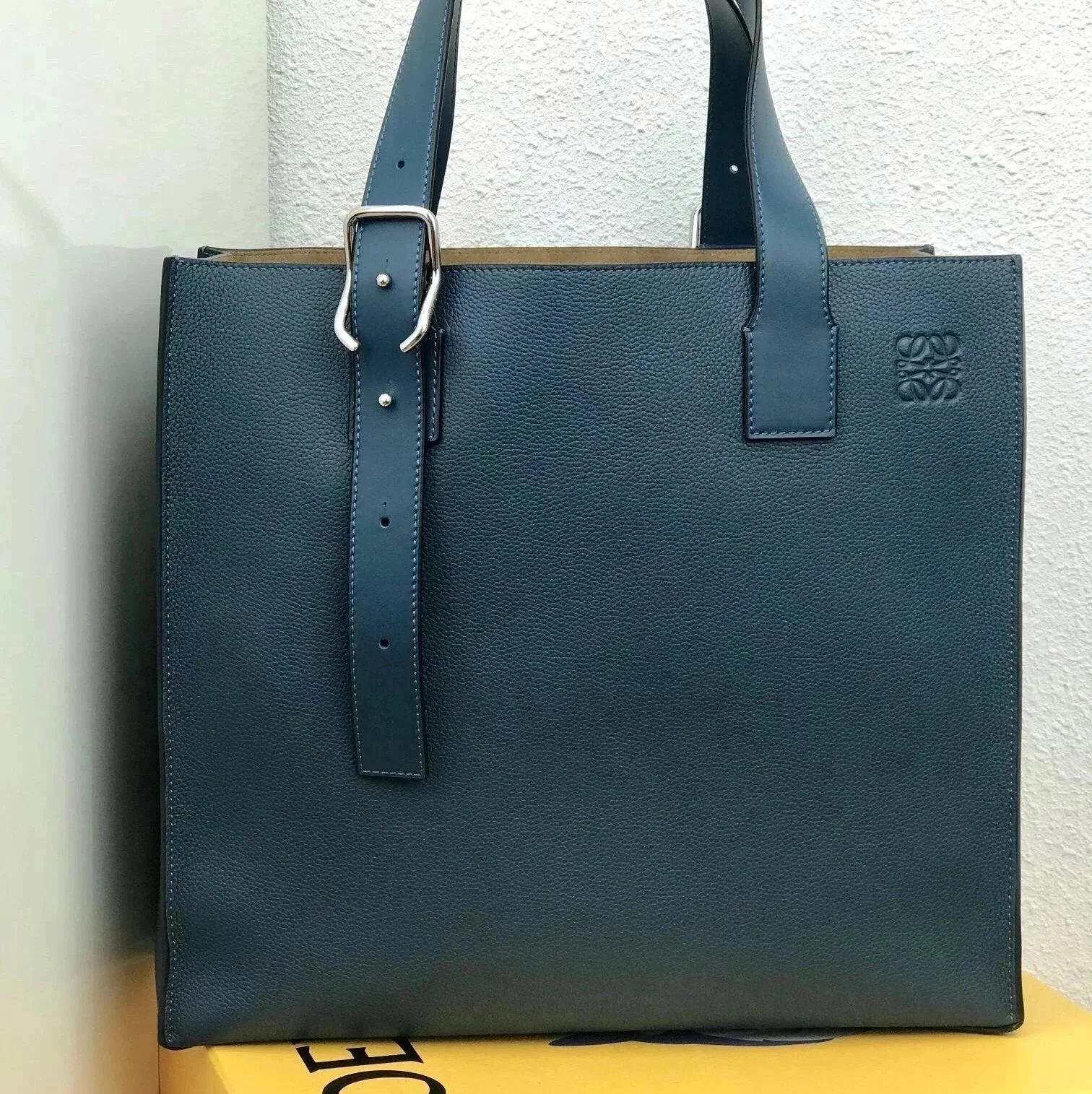 LOEWE Backpack Top version 【Surrogate Shopping Edition】BuckleTote Men's Tote Bag Office Worker Commuter Bag Computer Bag Handbag Loewe Men's Bag Business Briefcase Men's Handbag