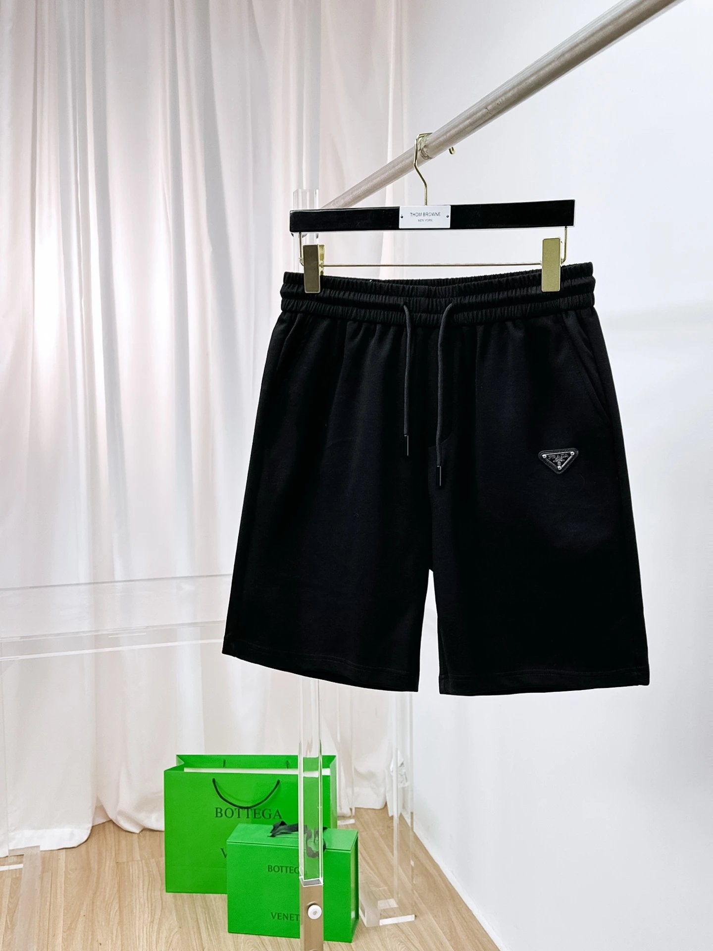 PRADA Shorts Predecessor Triangle Mark logo Five-point Shorts25ss New Drawstring Casual Summer Pants5Two-in-One Casual Sweatpants for Men and Women, Pure Cotton Joggers