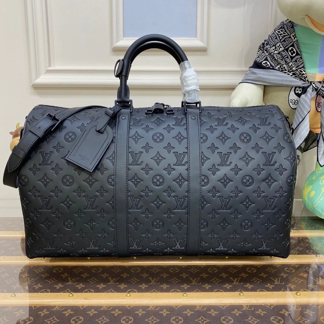 Louis Vuitton LV Travel Bag Top version 24New Version M44810KeepallBandouliere50Travel Bag Black Cowhide Embossed Men's Handbag Shoulder Messenger Bag Luggage Bag Travel Bag Luggage Bag44810New Version Ribbon Style Shoulder Strap