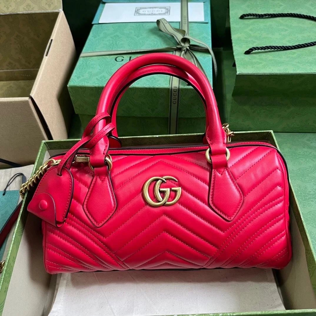 Gucci Women's Bag Top version 【Super Original Genuine Goods Leather】Marmont Marmon Series Quilted Small Size Handbag New Boston Pillow Bag Portable Shoulder Bag Messenger Bag Women's Bag746319.