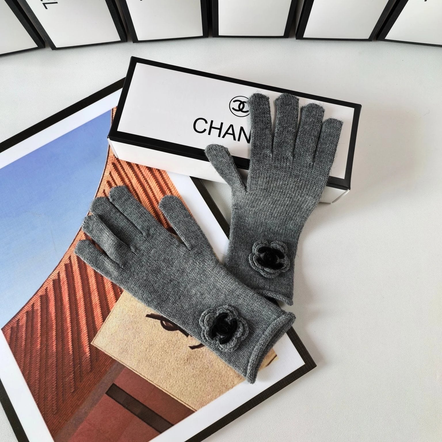 Chanel Gloves Knitting Wool Gloves with Packaging High Quality Fashion Fashion Brand
Camellia Gloves,
