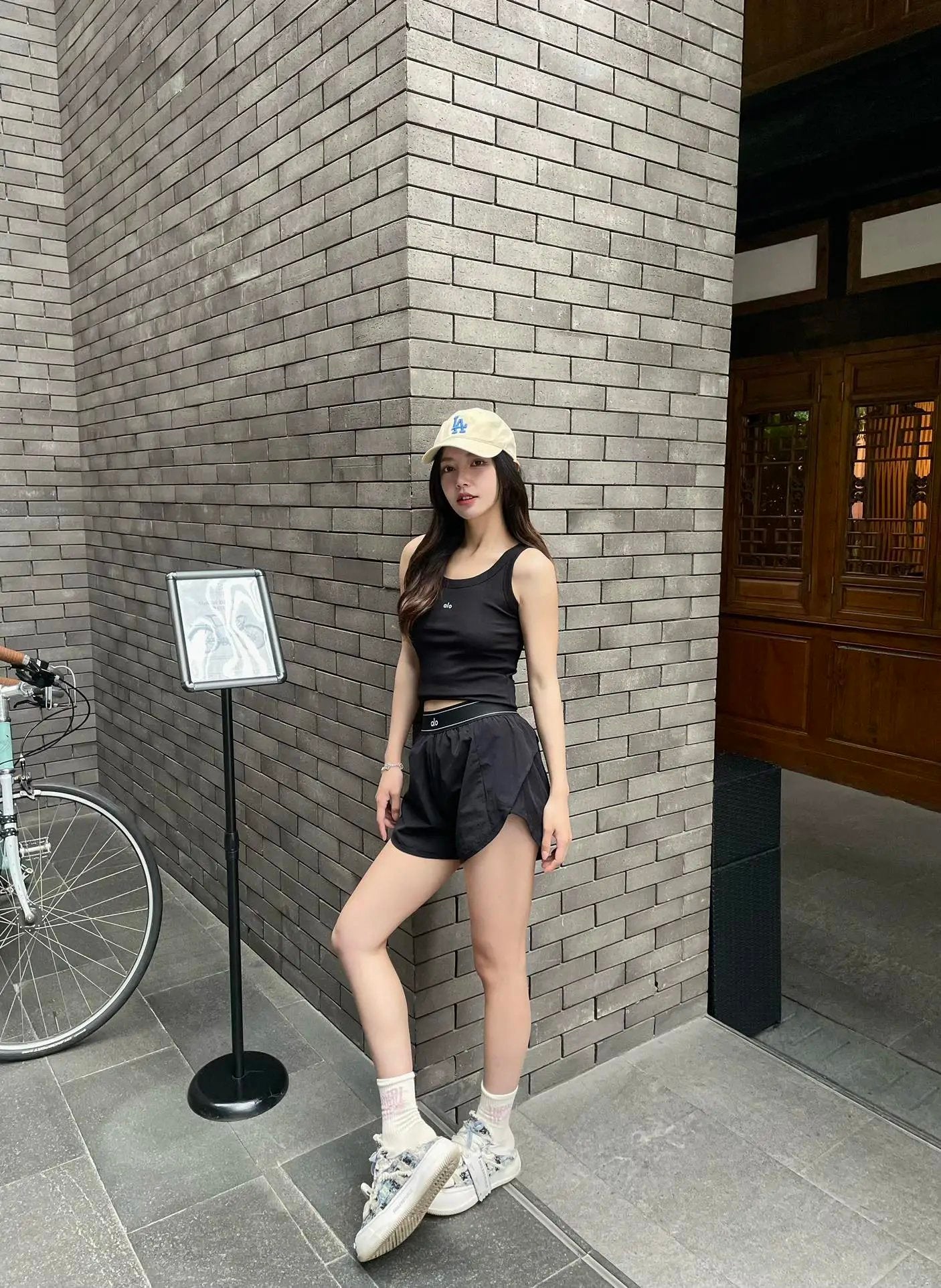 Alo Yoga Yoga Pants Letter Logo logo Wide-leg Five-point Shorts25ss New Drawstring Casual Women's Summer Pants5Two-in-One Casual Sweatpants Pure Cotton Joggers