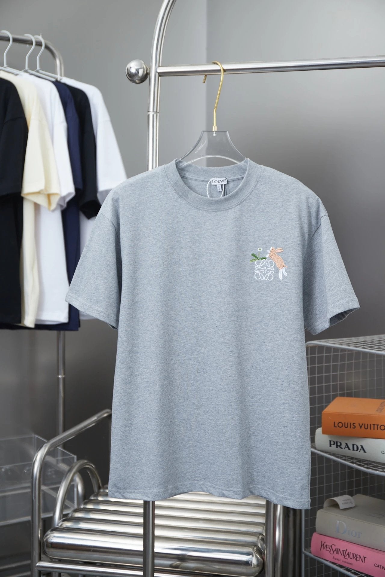 LOEWE T-shirt 25SS Early Spring New Floral Rabbit Embroidery Round Neck Short Sleeve Pure Cotton Unisex T T-shirt OS Loose Fit Base Shirt Summer Casual Simple T-Shirt