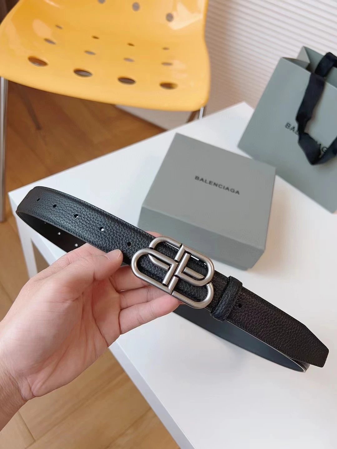 Balenciaga Belt Top version Women's Original Order Belt Fashion Retro Belt BB Distressed Men's Leather Belt Buckle Men and Women Business Casual Belt Belt Men's Leather Belt3.0