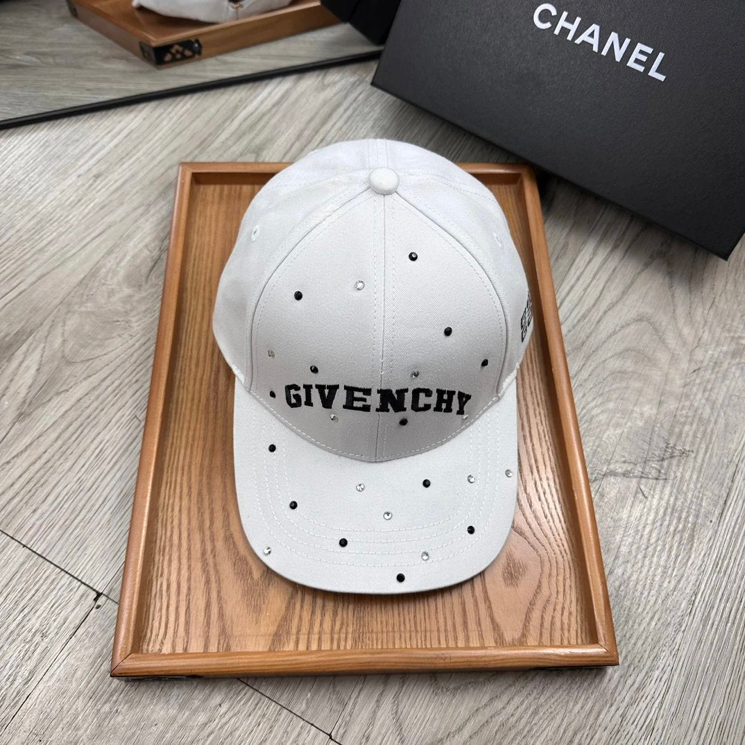 Givenchy Hat Letter Printing logo Baseball Cap Sun Protection Visor Cap Large Head Circumference Versatile Sports Hat Slimming Face Curved Brim Unisex Couple Style