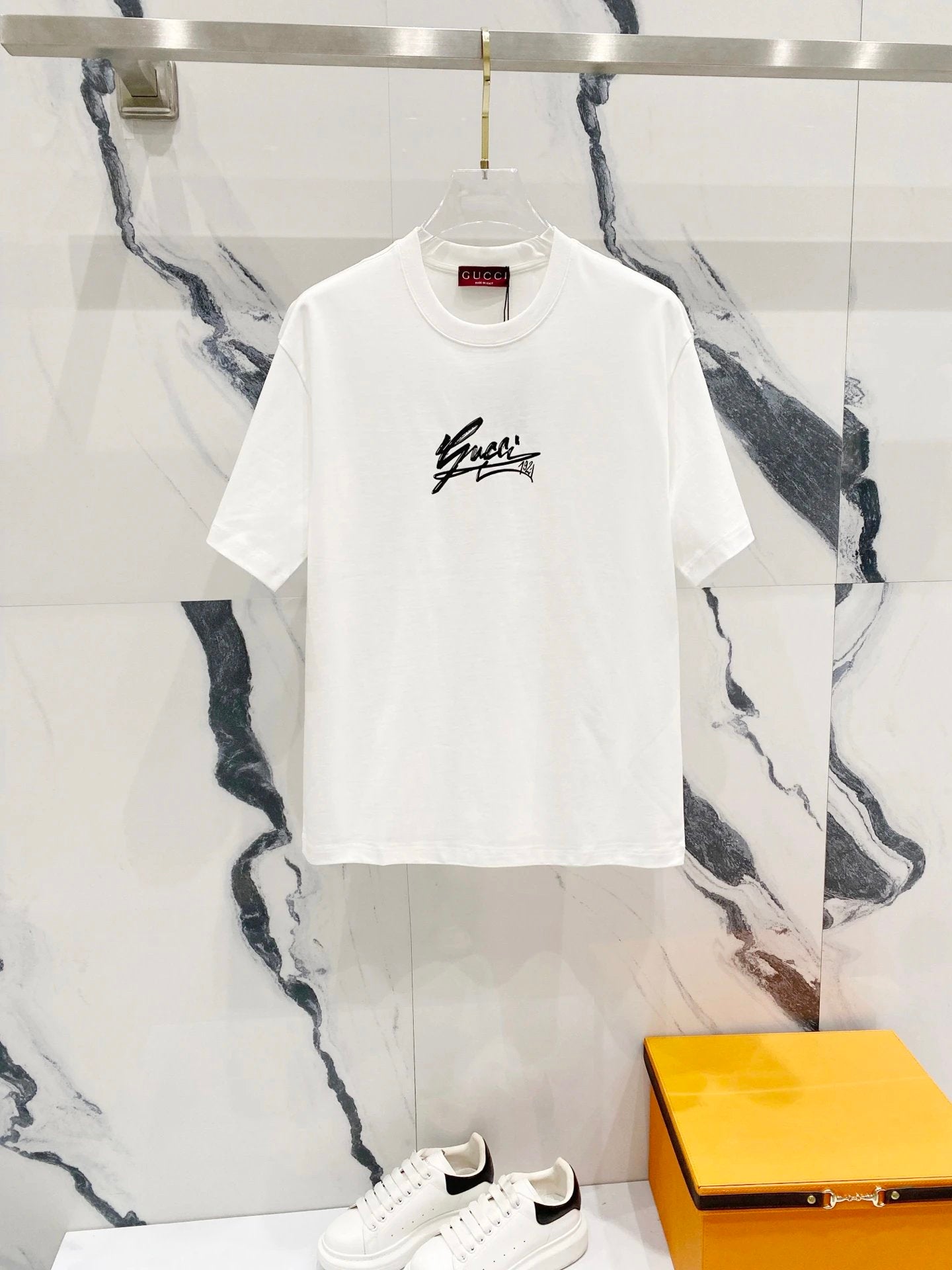 Gucci T-shirt Simple Chest Signature Letter Print logo round Neck Short Sleeve25ss New pure cotton T Unisex T-Shirt OS Drop Shoulder Loose Fit Base Shirt Top T-Shirt Short Sleeve