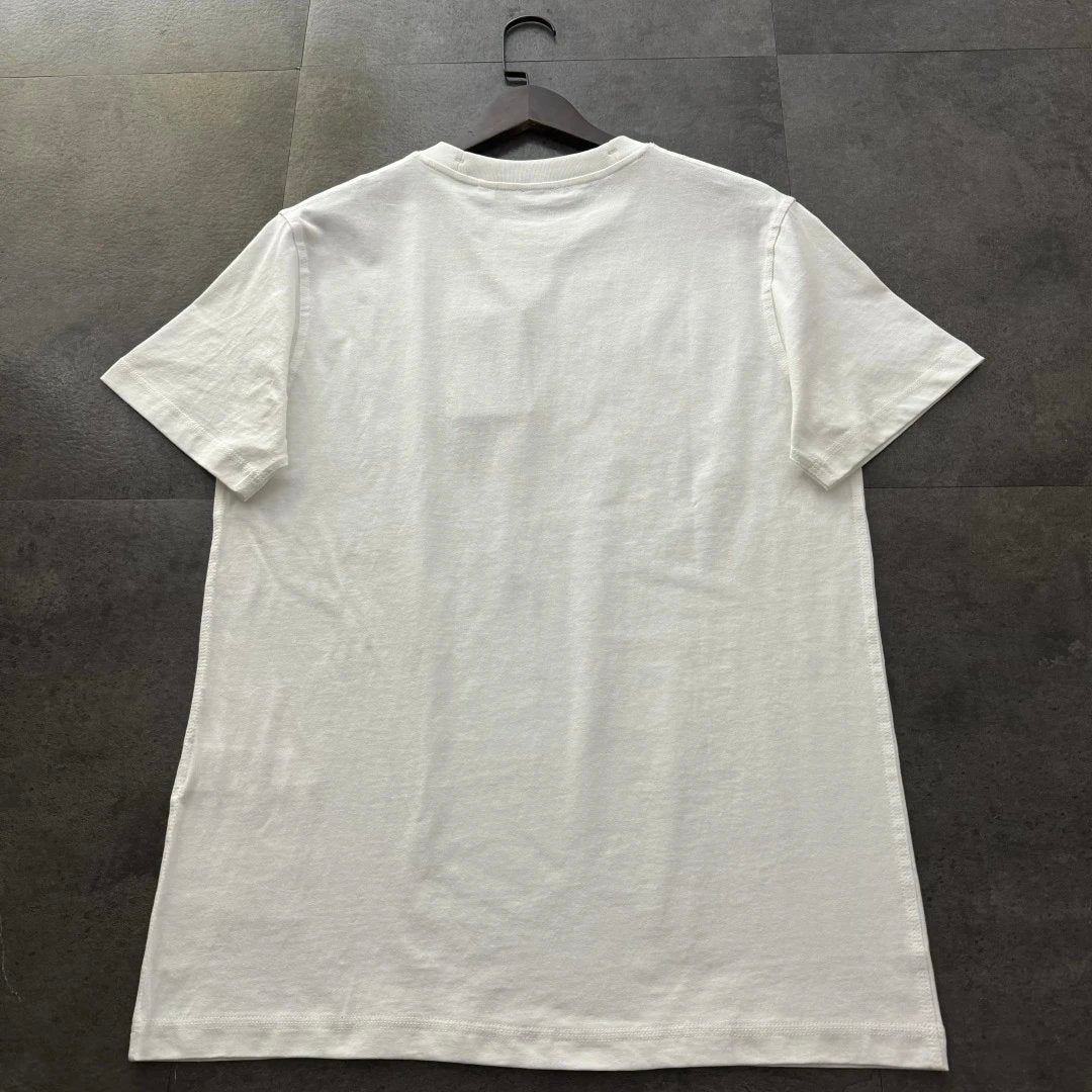 Burberry T-shirt Plaid Badge on the Front logo round Neck Short Sleeve25ss New pure cotton T Unisex T-Shirt OS Drop Shoulder Loose Fit Base Shirt Top T-Shirt Short Sleeve