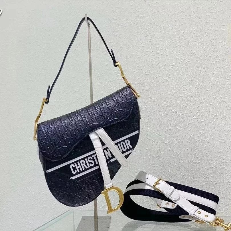 Dior Women's Bag Top version Saddle Bag Handbag Crossbody Bag Lady's Bag Full Leather Saddle Bag2022New Women's Bag Men's Bag Stirrup“D”Shaped Pendant and Saddle Flap Highlight Brand Classic Design,Decoration Oblique Printing Effect Hollow Figure