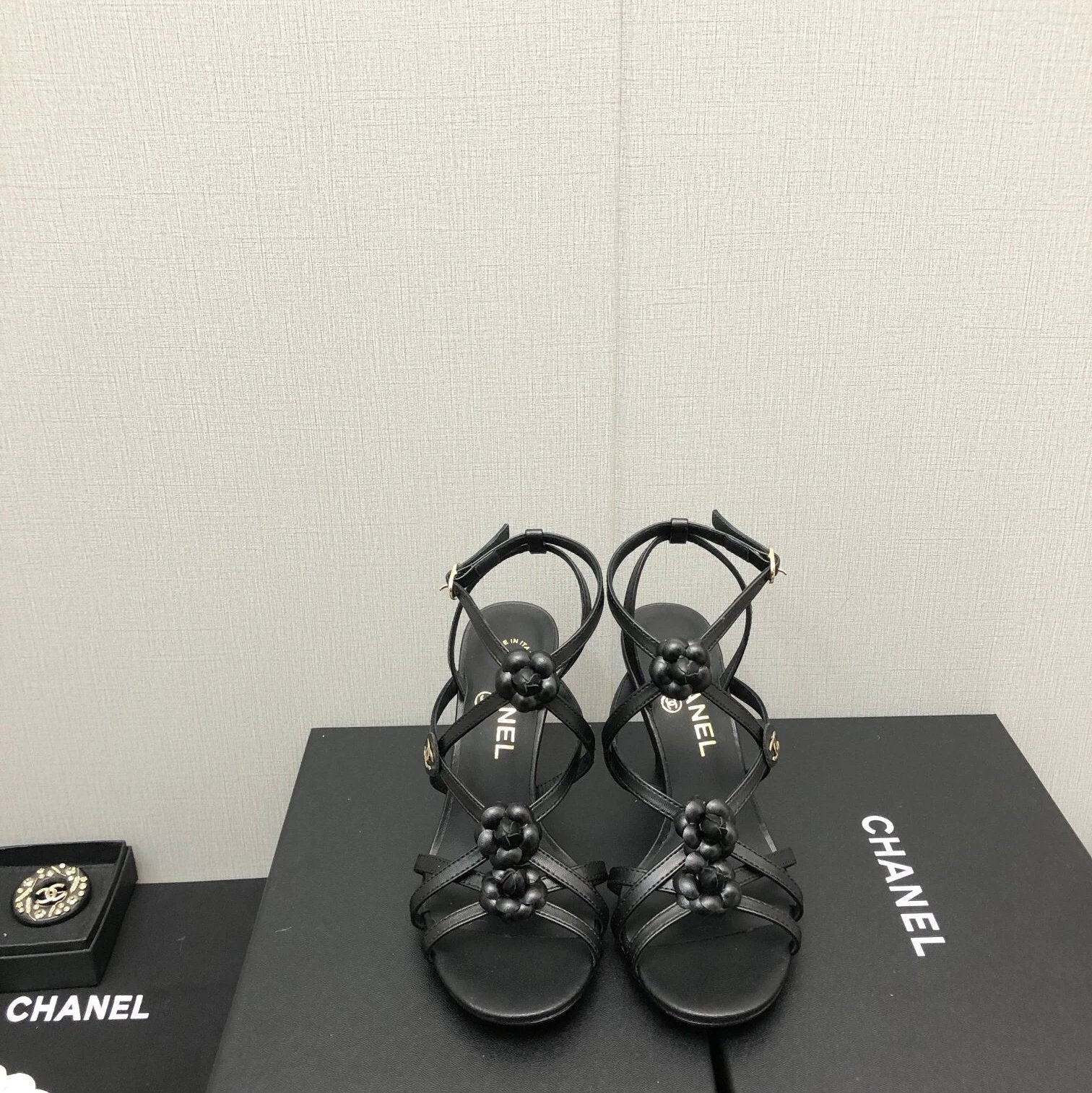 Chanel Shoes Popular Super Beautiful Flowers This Season/Sandals Series Hundred Feet Match Super Slimming Really,Matching Style Classic Chain Accessories,A Very Beautiful Sandals,Spring and Summer Essential Order