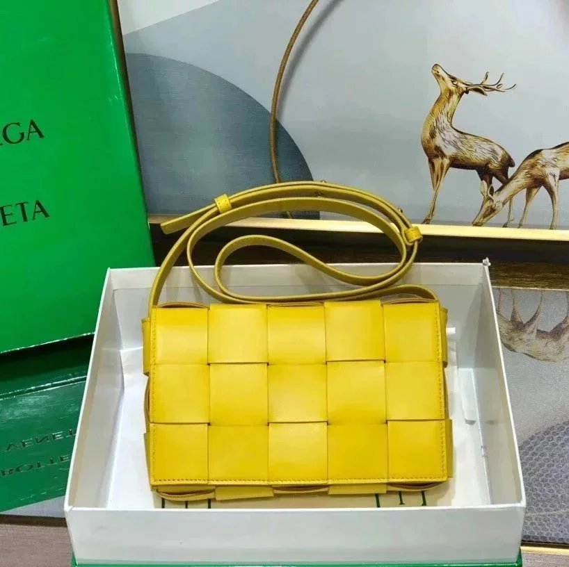 Bottega Veneta Women's Bag Top version 【Special Cabinet Version】Woven bag CROSSBODY Square Bag Pillow Bag(Lambskin)Rubik's cube bag Cassette15Plaid Woven Bag Original Leather Handbag Waist Bag Chest Bag Shoulder Messenger Bag Unisex Men's and Women's Bags