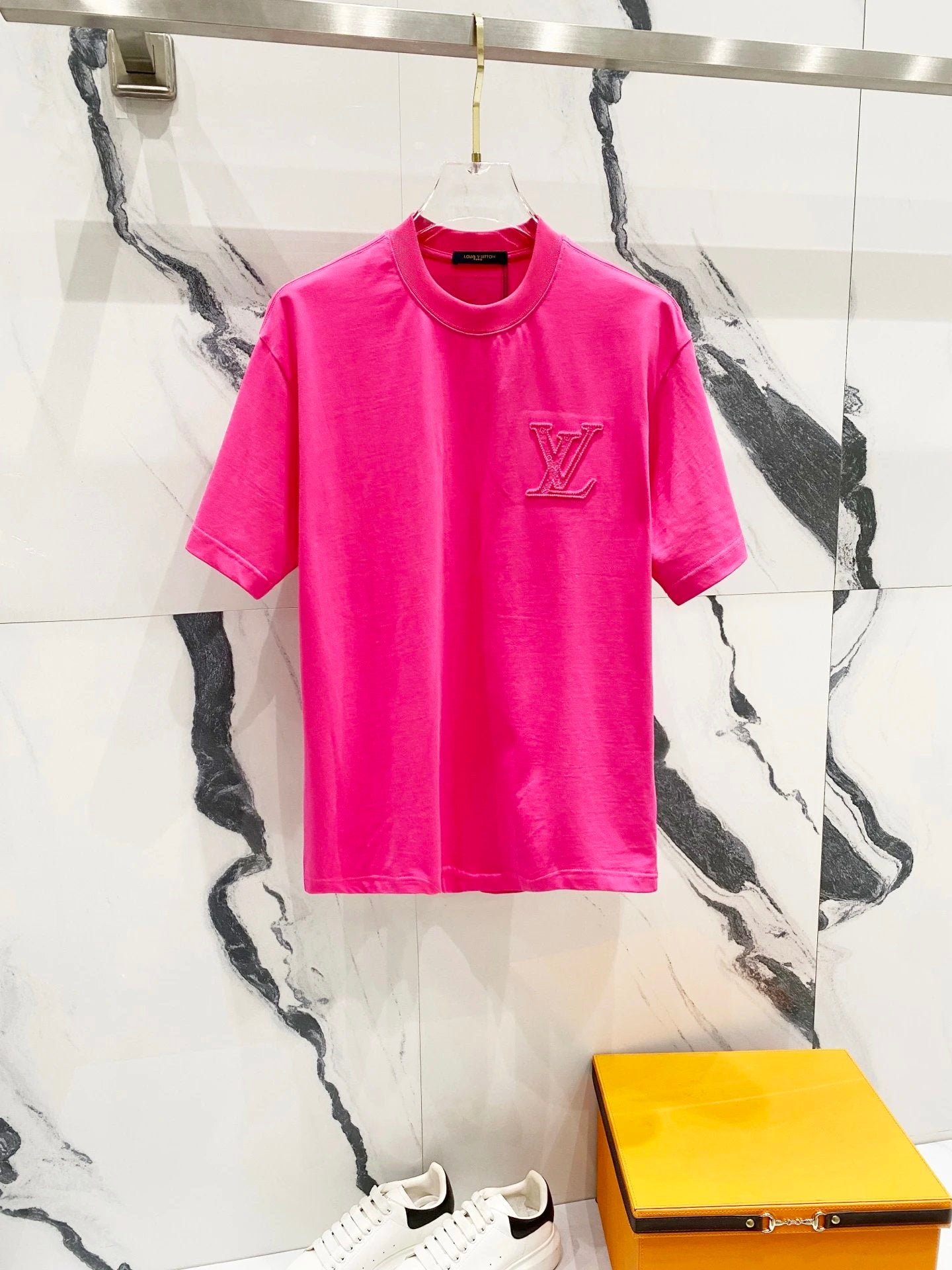 Louis Vuitton LV T-shirt Front and Back Letter Embroidery logo round Neck Short Sleeve25ss New Pure Cotton Unisex Style T T-shirt OS Loose Fit Base Shirt Half Sleeve T-Shirt Top Half Sleeve