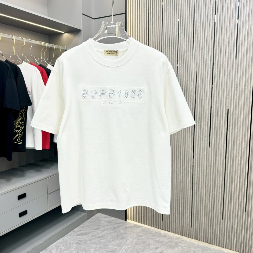 Burberry T-shirt Front panel paired with base fabric TB Style Cutout Craftsmanship Back Panel Distinctiveness logo round Neck Short Sleeve25ss New Pure Cotton Unisex Style T Casual T-Shirt Base Layer Shirt OS Loose Fit Half Sleeve Top Plus Size
