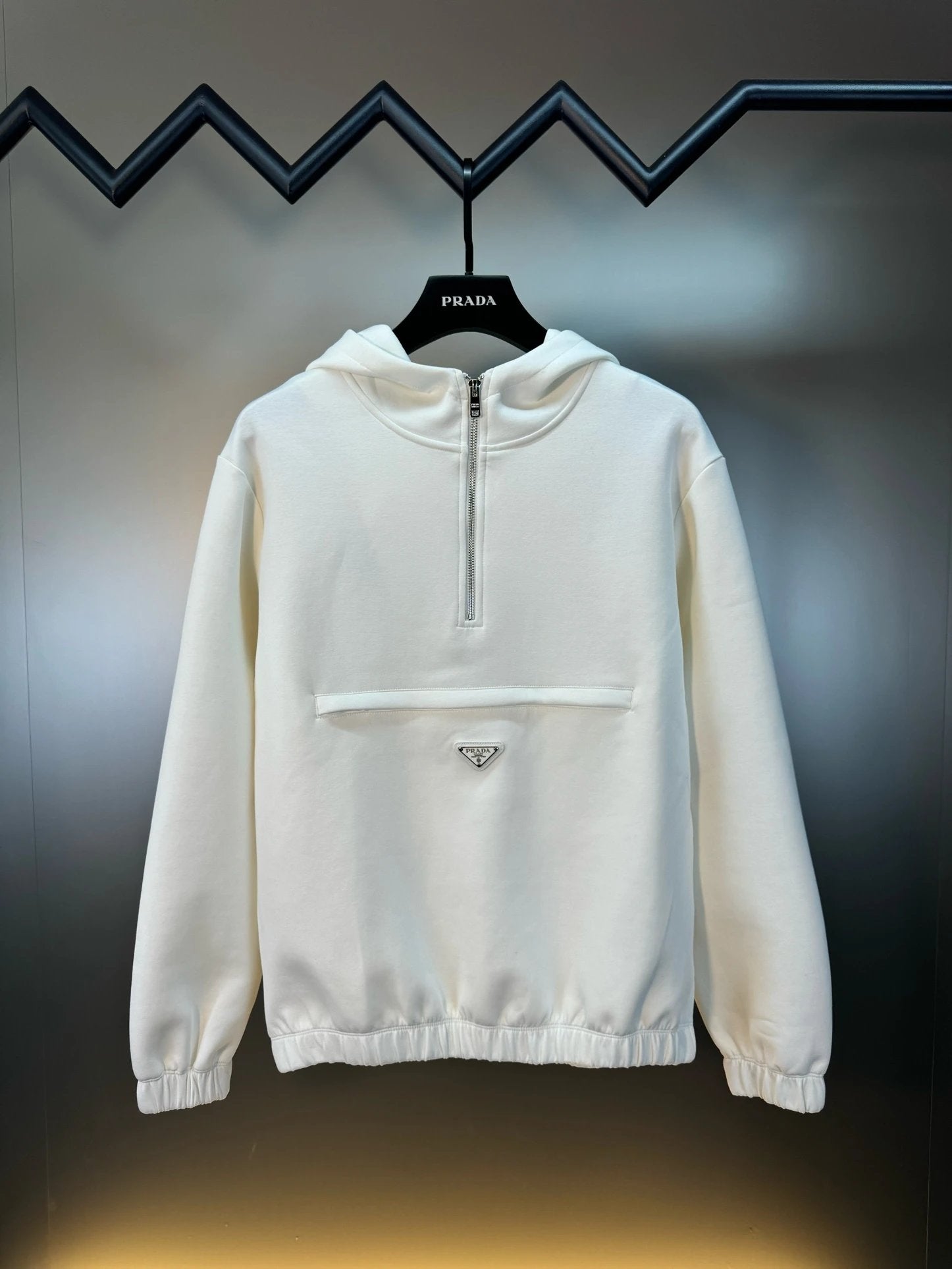 PRADA Hoodie SS24New Pocket Metal Triangle Badge logo Zipper Hoodie Casual Loose Fit Versatile Pullover Sweatshirt Sportswear os Stylish Inner Layer Top24ss Autumn and Winter New Products