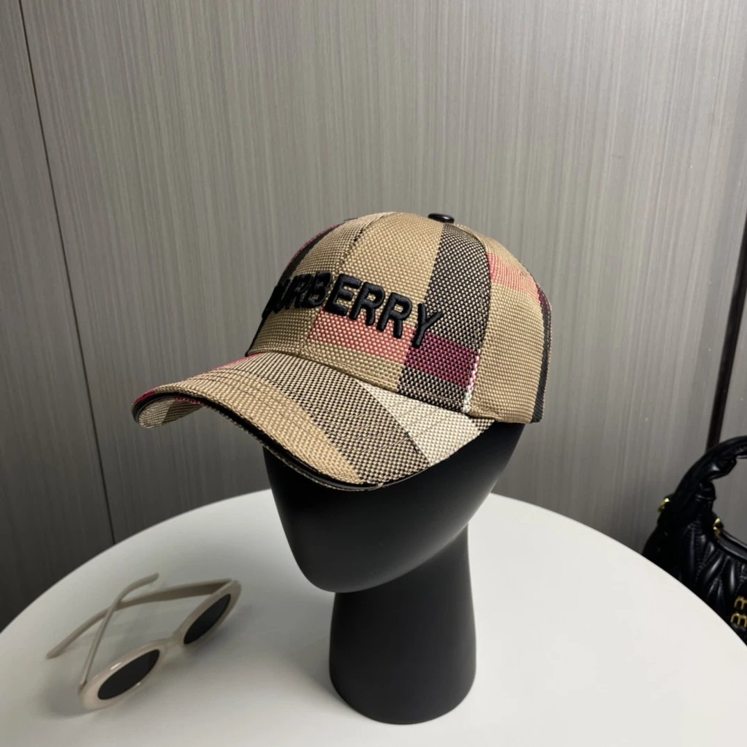 Burberry Hat Letter Embroidery logo Baseball Cap Sunshade Sun Protection Duckbill Cap Large Head Circumference Slimming Face Curved Brim Versatile Sports Hat for Men and Women Couples Same Style
