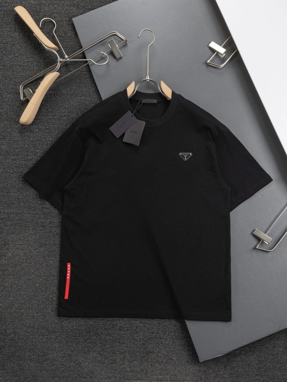 PRADA T-shirt Red Leather Strip Patchwork Embroidery at Hem logo round Neck Short Sleeve25ss New Pure Cotton Unisex Style T Casual T-Shirt Base Layer Shirt OS Loose Fit Half Sleeve Top Plus Size