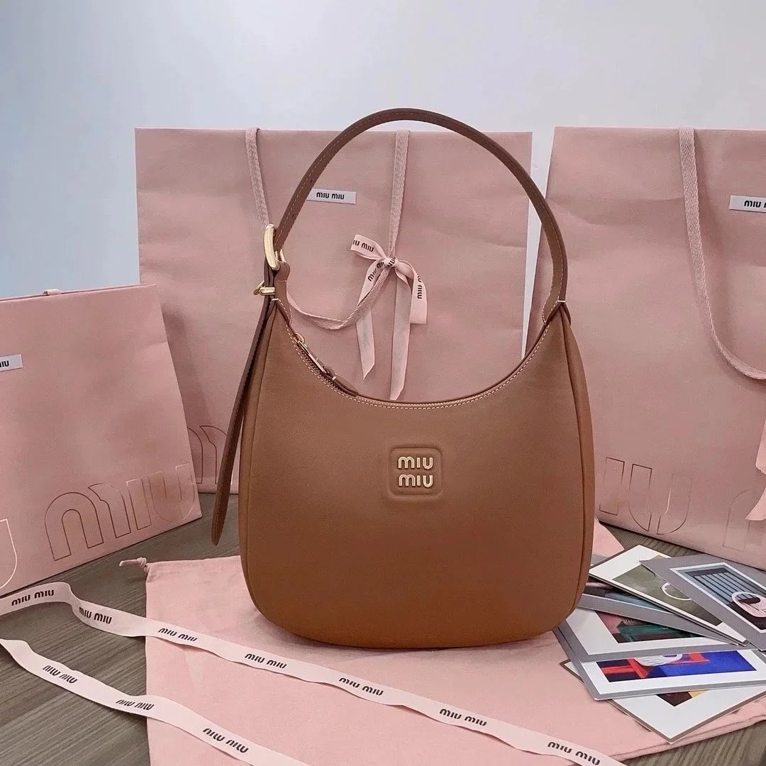 Miu Miu Bag Top version 【Highest Version Original Leather】5BC15124Annual New Product hobo Bag New Size Large Underarm Selenodont Bag Limited hobo Underarm bag miu New Home hobo Shoulder Bag hobo Tote Bag Women's Bag
