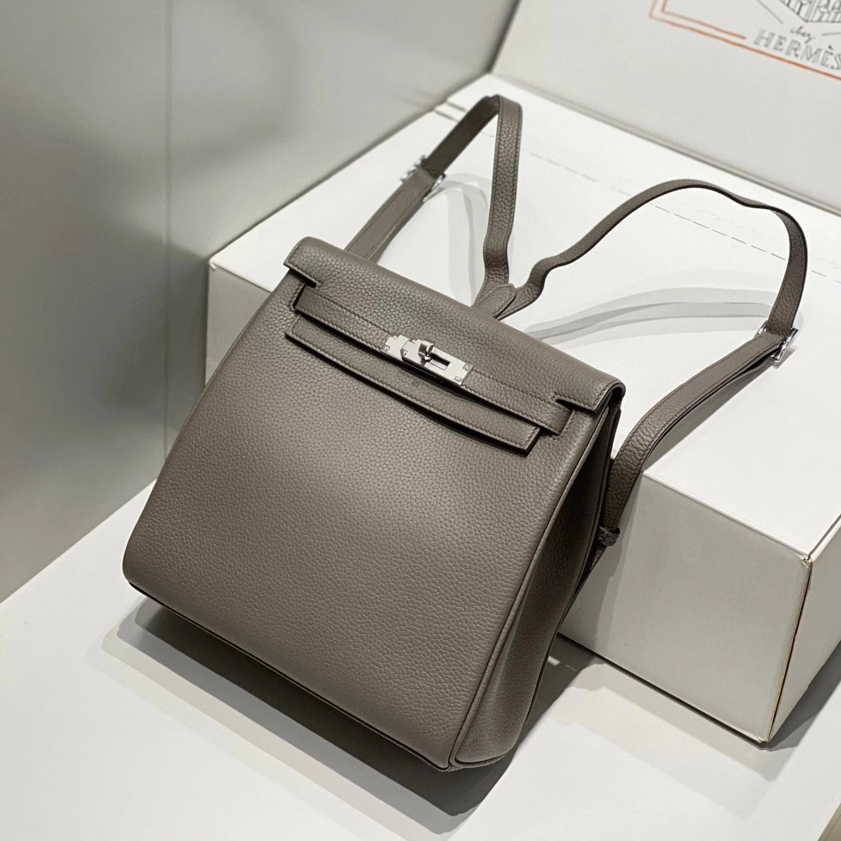 Hermes men's bag Top version 【Handmade】Herme Emma Classic Women's KellyAdo Backpack togo Leather Hand-Stitched Kelly Small Backpack22cm Shoulder Messenger Bag Portable Women's Bag Backpack Schoolbag