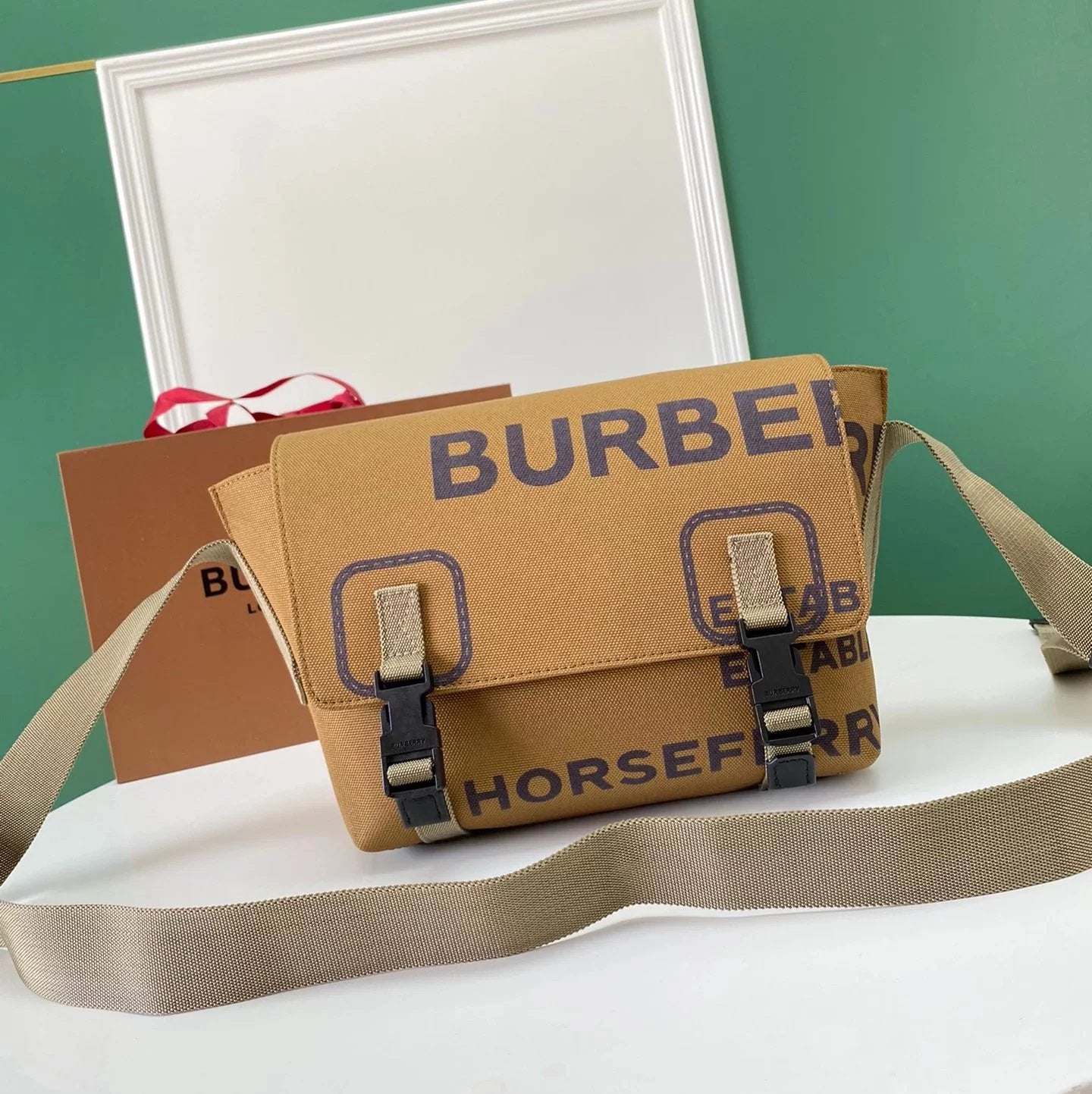 Burberry Women's Bag Top version 【】2022Latest Messenger Bag Horseferry Printed Nylon Messenger Bag Men's Messenger Bag Women's Shoulder Bag Flap Messenger Bag New Men's Bag Women's Bag